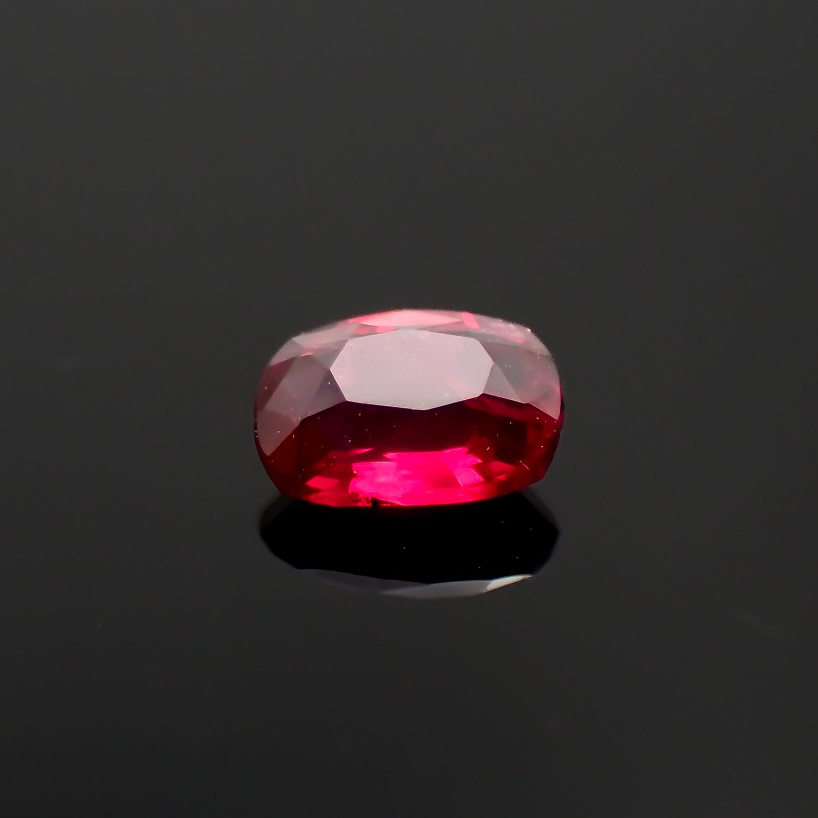 ルビー 非加熱 マダガスカル産 0.25ct[230622343]4.2x3.1mm前後
