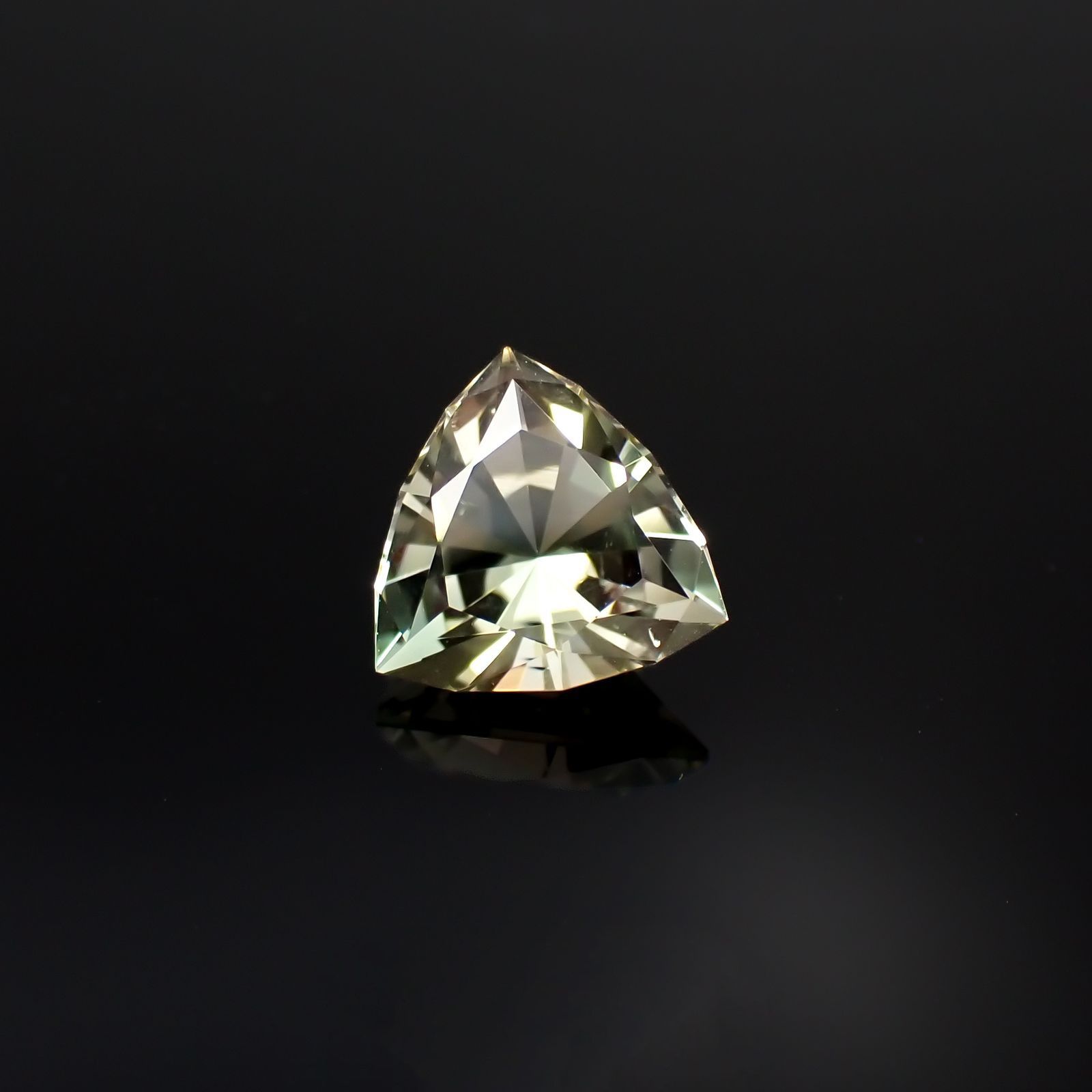 バイカラーオレゴンサンストーン(宝石名ラブラドライト)アメリカ・オレゴン州産 1.50ct 識別済[251018704]8x8mm前後