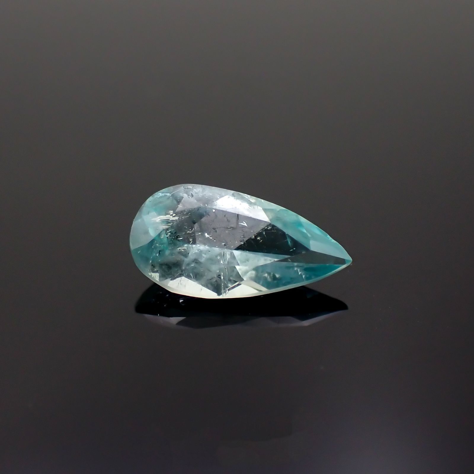 ユークレース(宝石名ブルー・ユークレース)コロンビア産 0.796ct ソ付(彩珠)[221018683]9.3x4.7mm前後