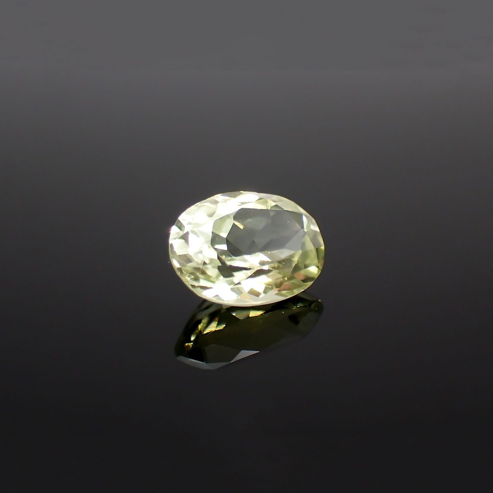 シリマナイト(宝石名シリマナイト)インド産 識別済 1.5ct / 8x6.1mm前後 [211113693]