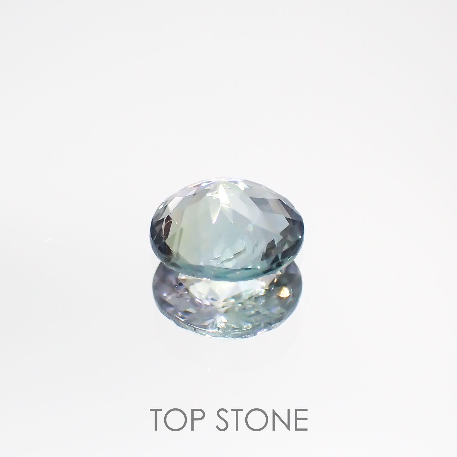 バイカラータンザナイト(ゾイサイト) タンザニア産 ルース 0.73ct[210812656]6.1×6mm前後