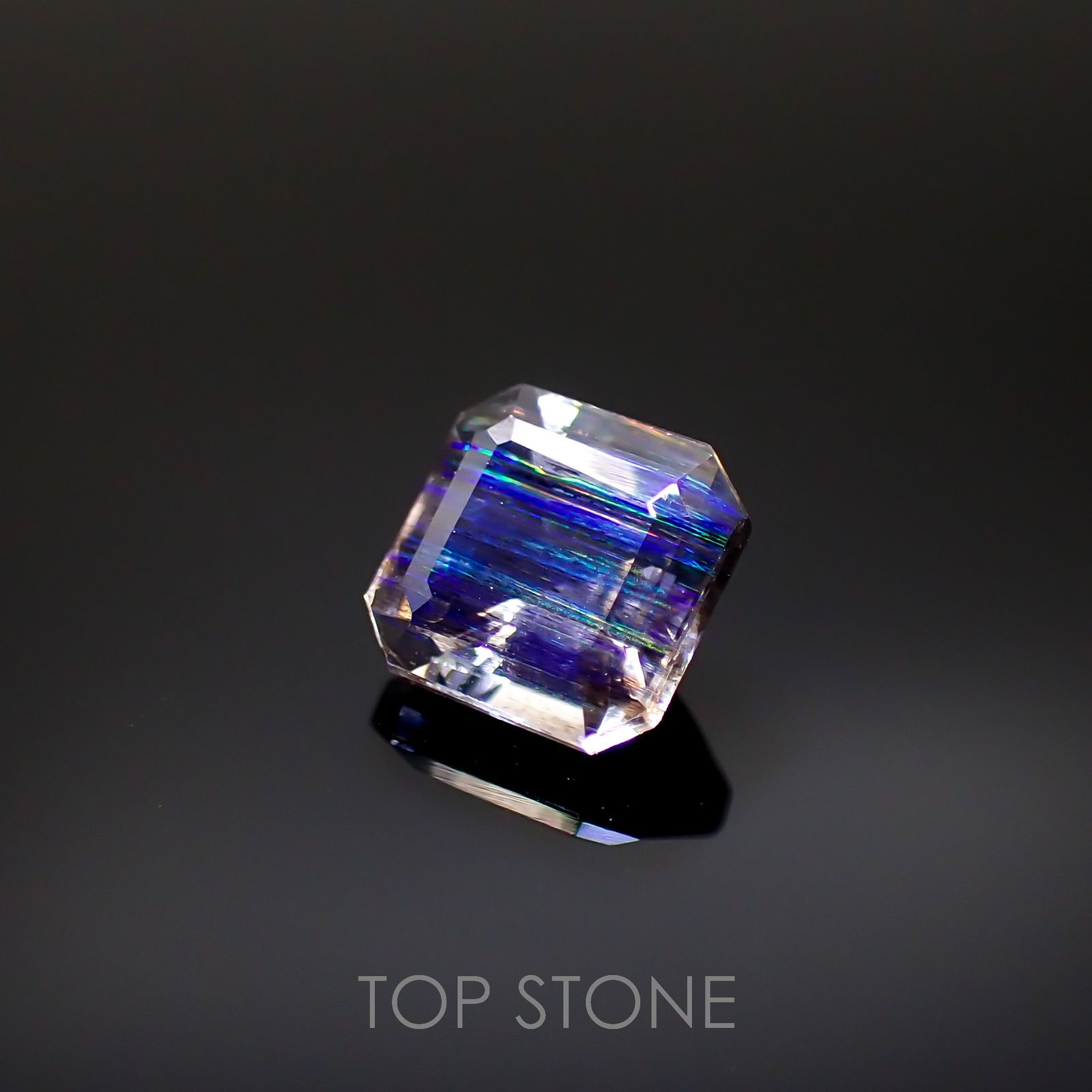 レインボースキャポライト ブラジル産 0.97ct[220817525]6x6mm前後