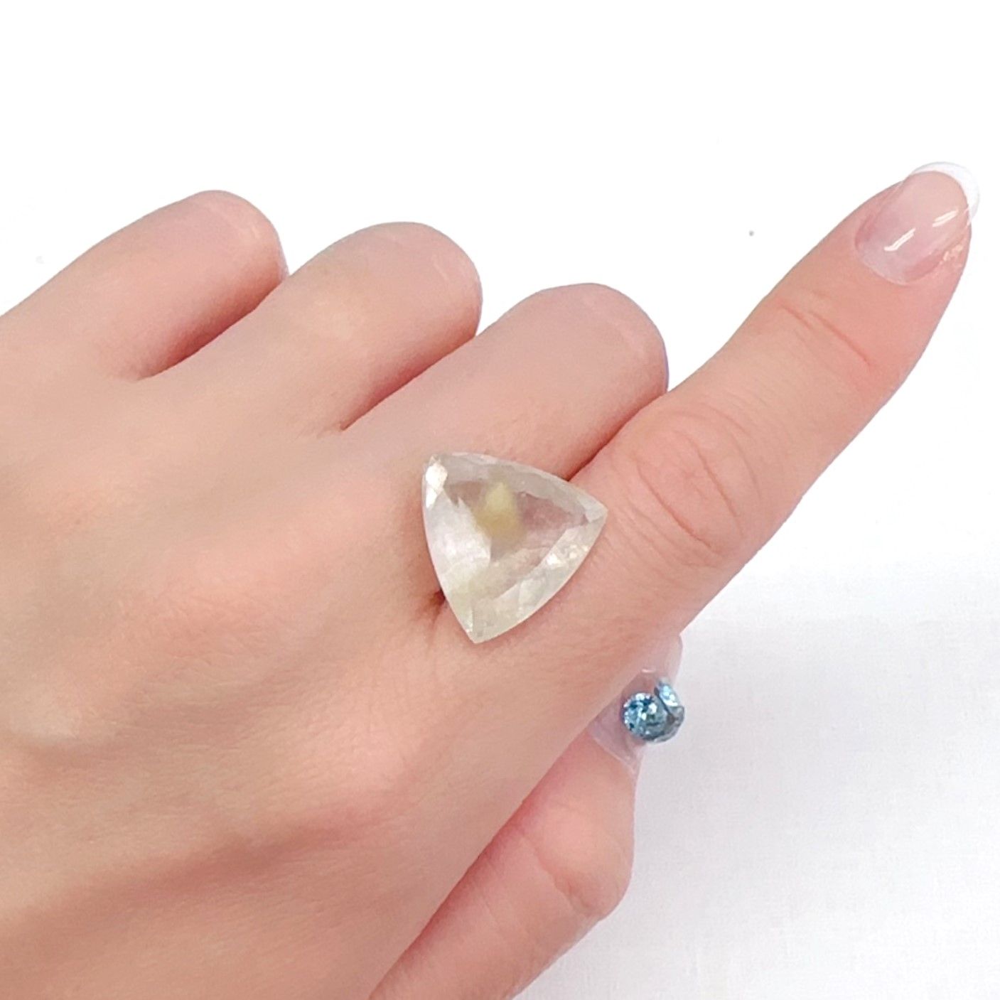 ポンポンクォーツ ブラジル産 11.98ct[240427218]16x14.9mm前後