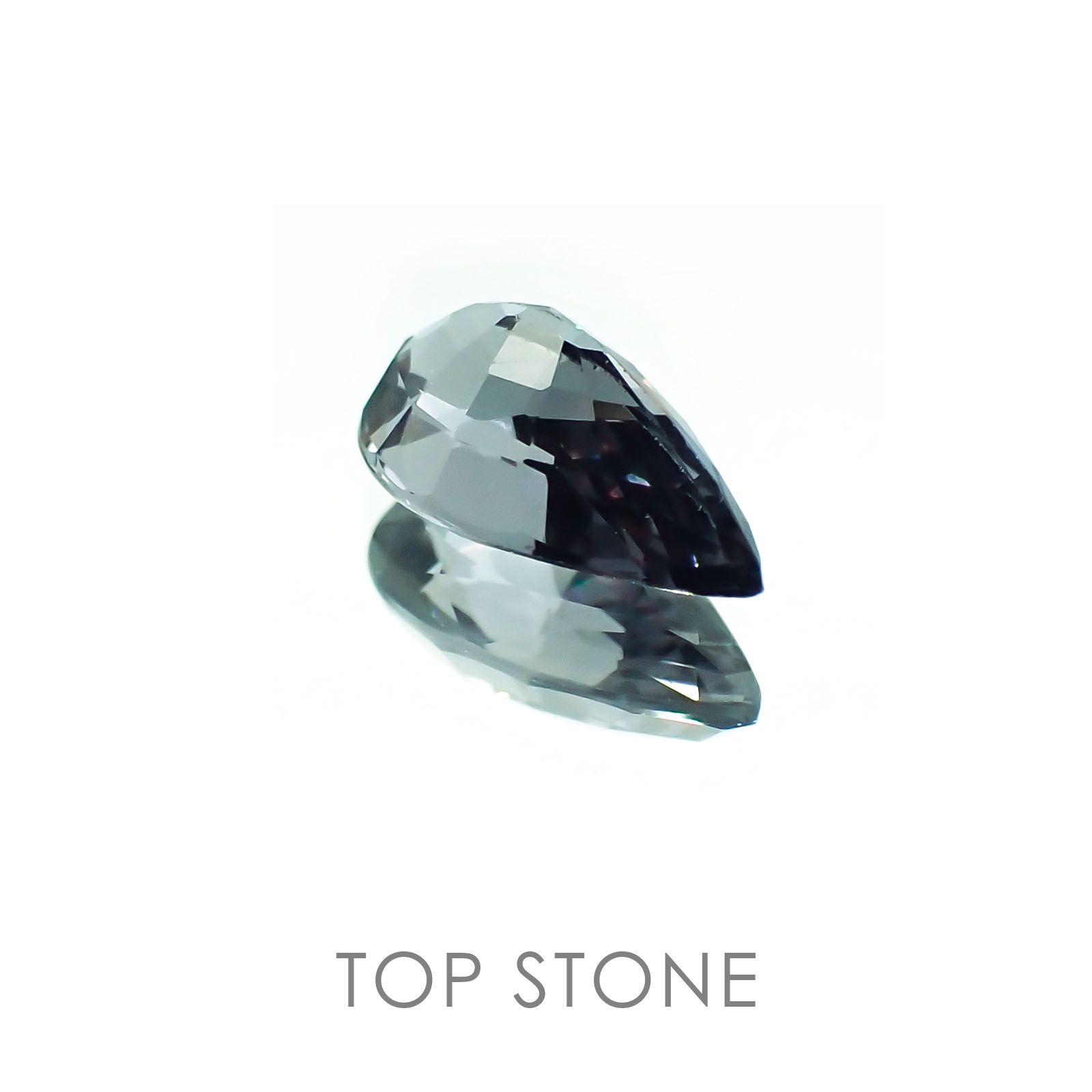 カラーチェンジガーネット(アレキタイプ) マダガスカル・ベキリー産 ルース 0.81ct[20117345]7.6×4.2mm前後