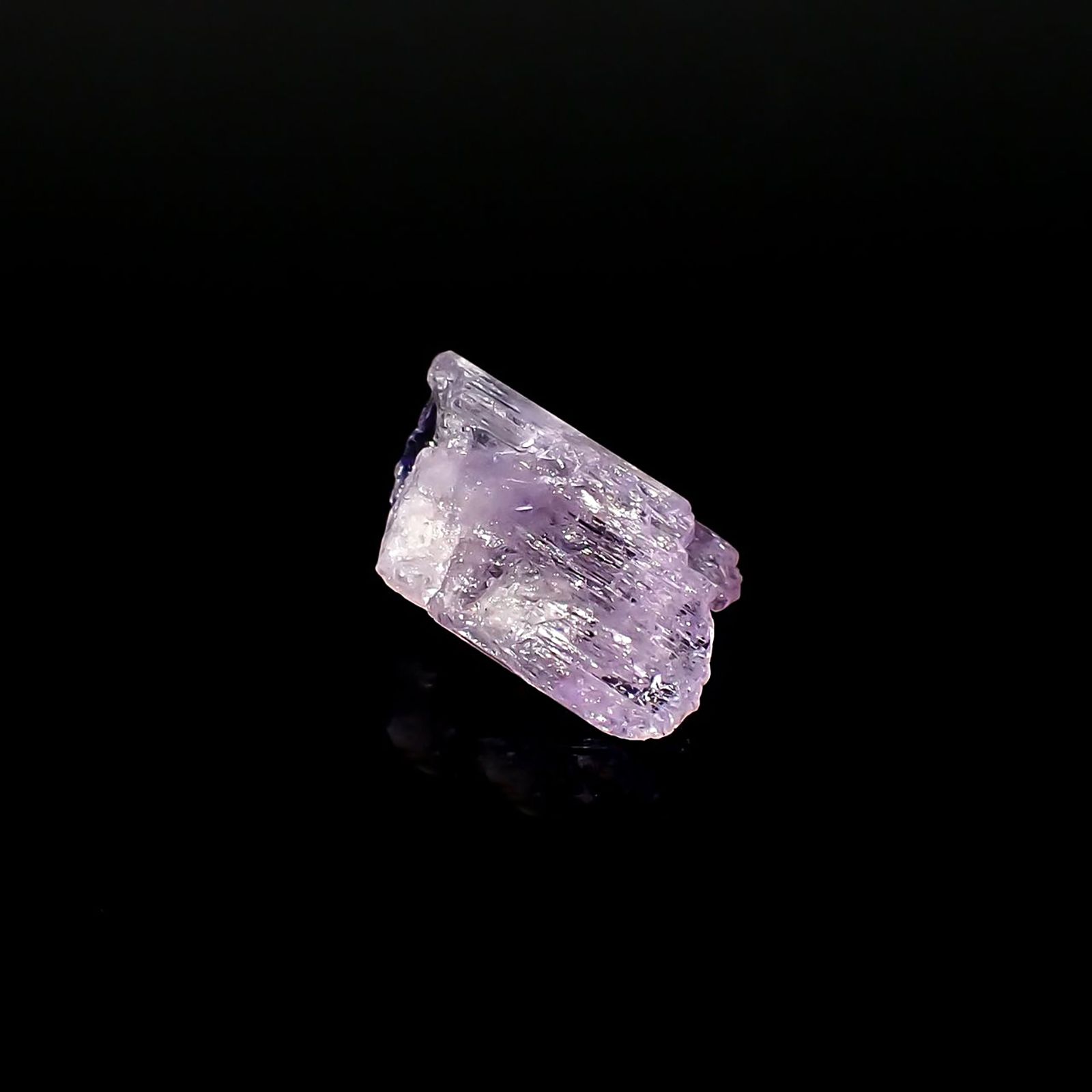 バイカラータンザナイト 原石 タンザニア産 2.88ct / 9.7x7.7mm前後 [260424984]