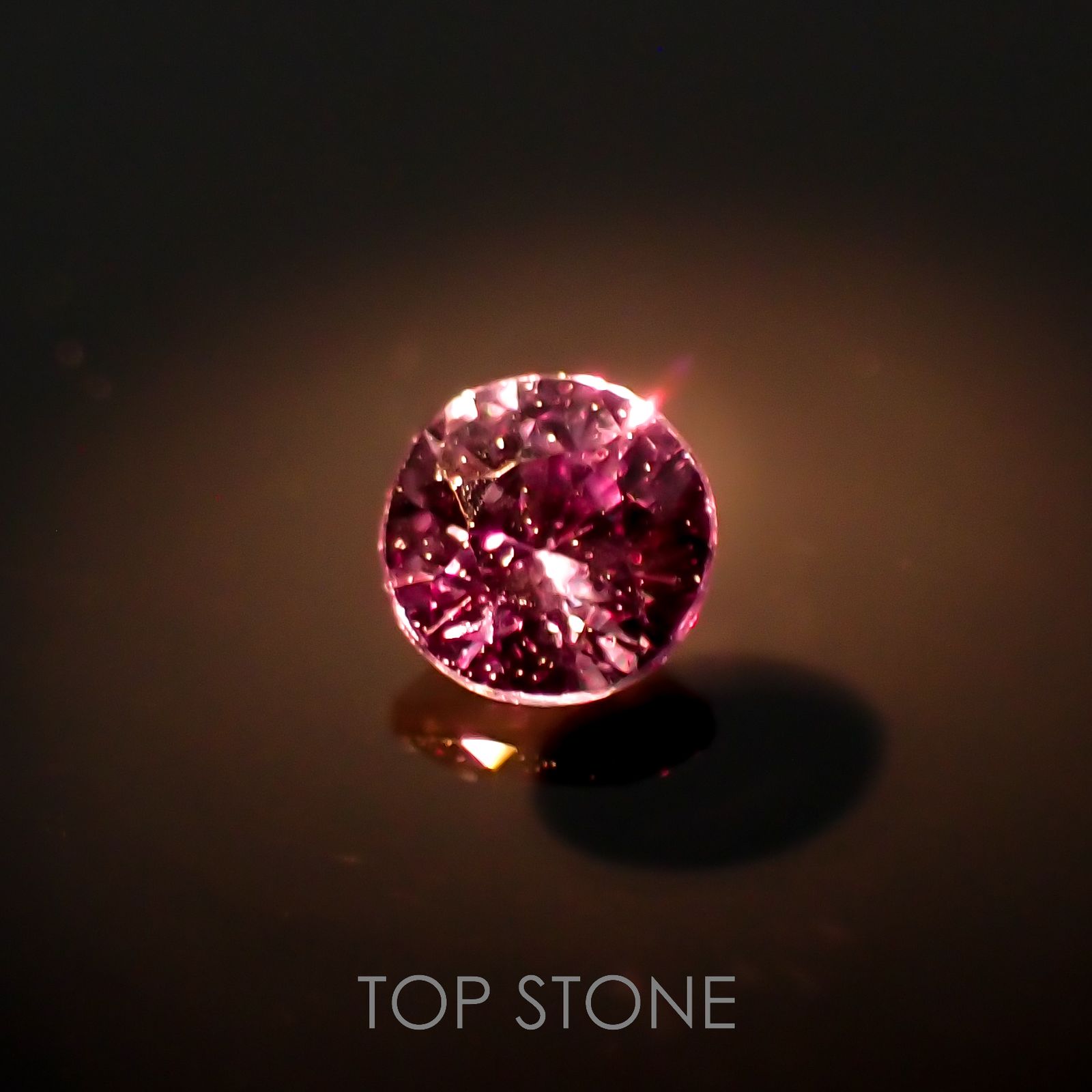 カラーチェンジガーネット アレキタイプ(宝石名ガーネット)マダガスカル・ベキリー産 0.090ct 識別済[221219413]2.6x2.6mm前後