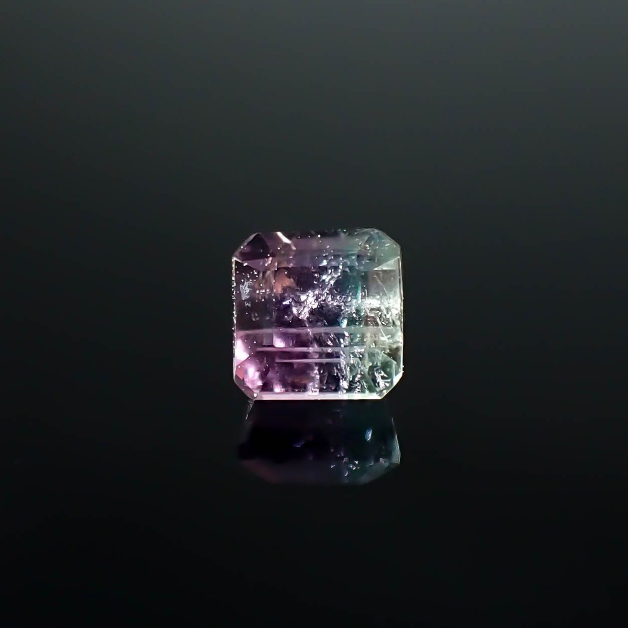 バイカラートルマリン アフガニスタン産 0.68ct [250730929]4.4x4.4mm前後