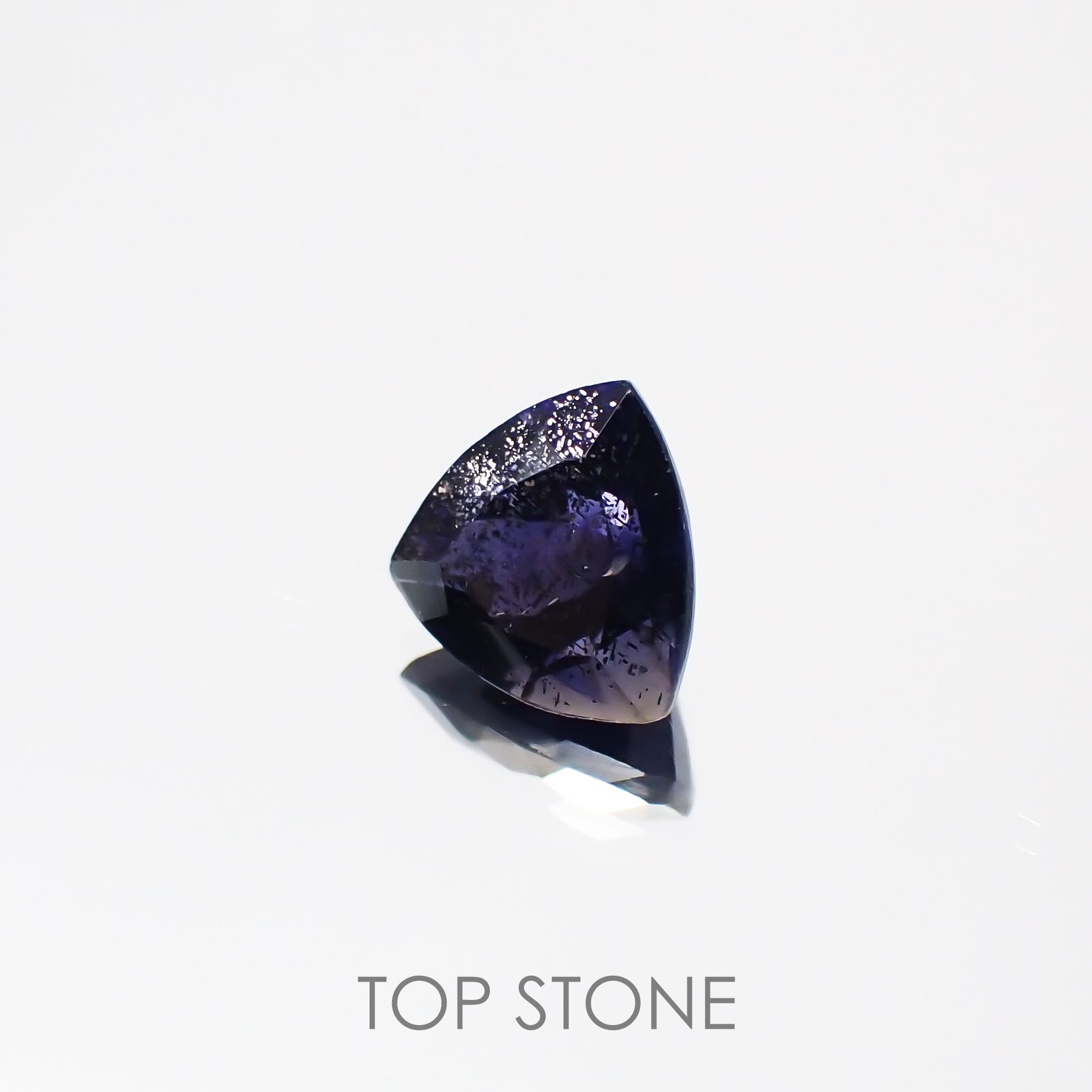 アイオライトサンストーン インド・ブラジル産 ルース 0.96ct[210611106]7×7mm前後