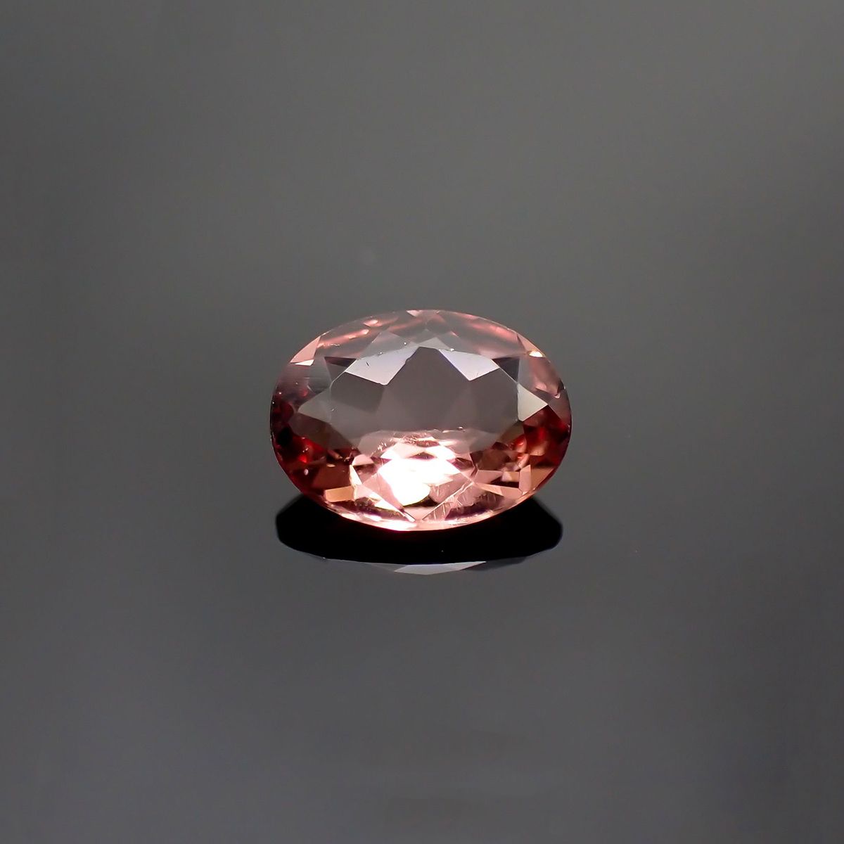 ピンクアパタイト(宝石名アパタイト) ブラジル産 0.84ct 識別済[240213007]7.3×5.5mm前後