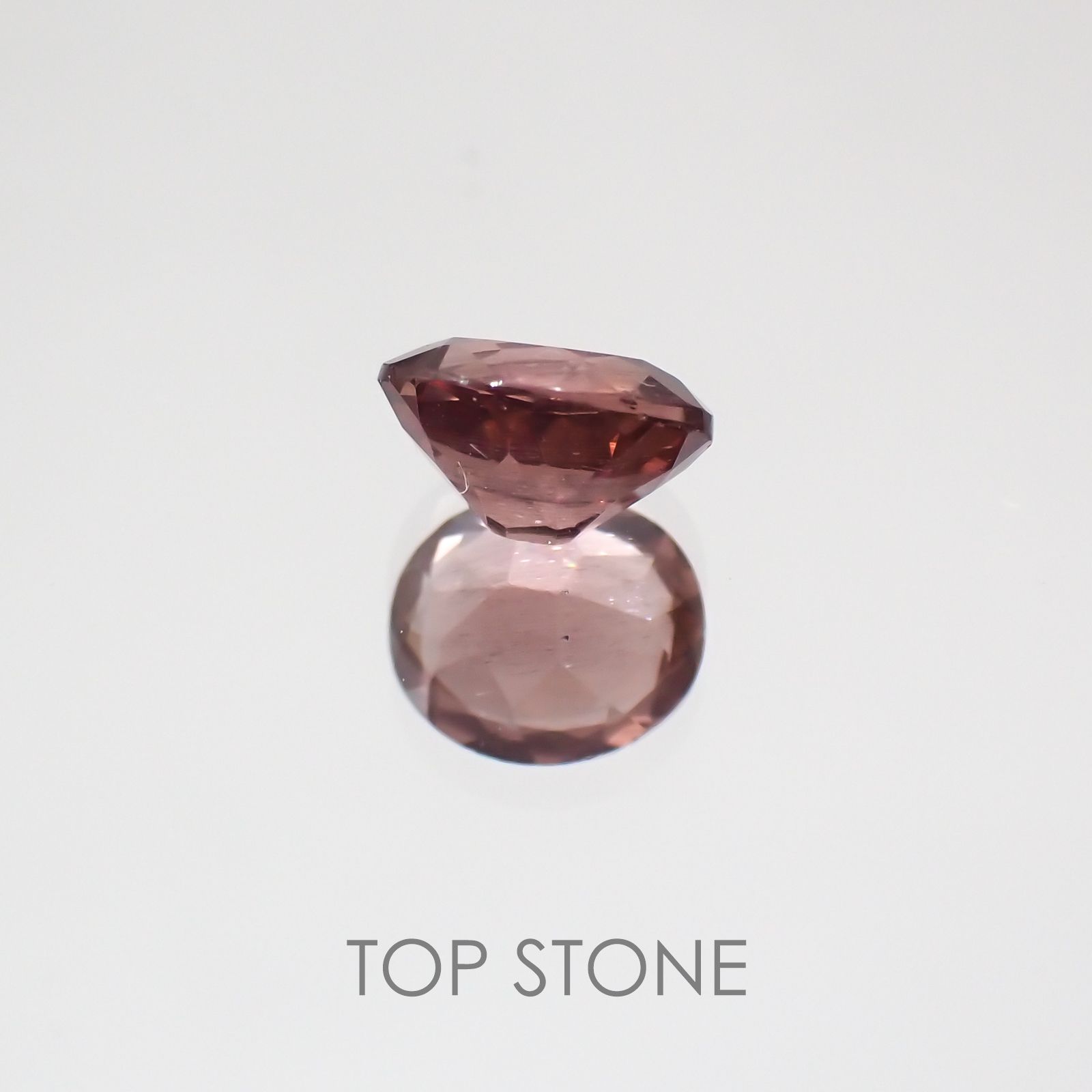 ピンクアパタイト(宝石名アパタイト) ブラジル産 ルース 0.73ct 識別済[21029859]6×5.3mm前後