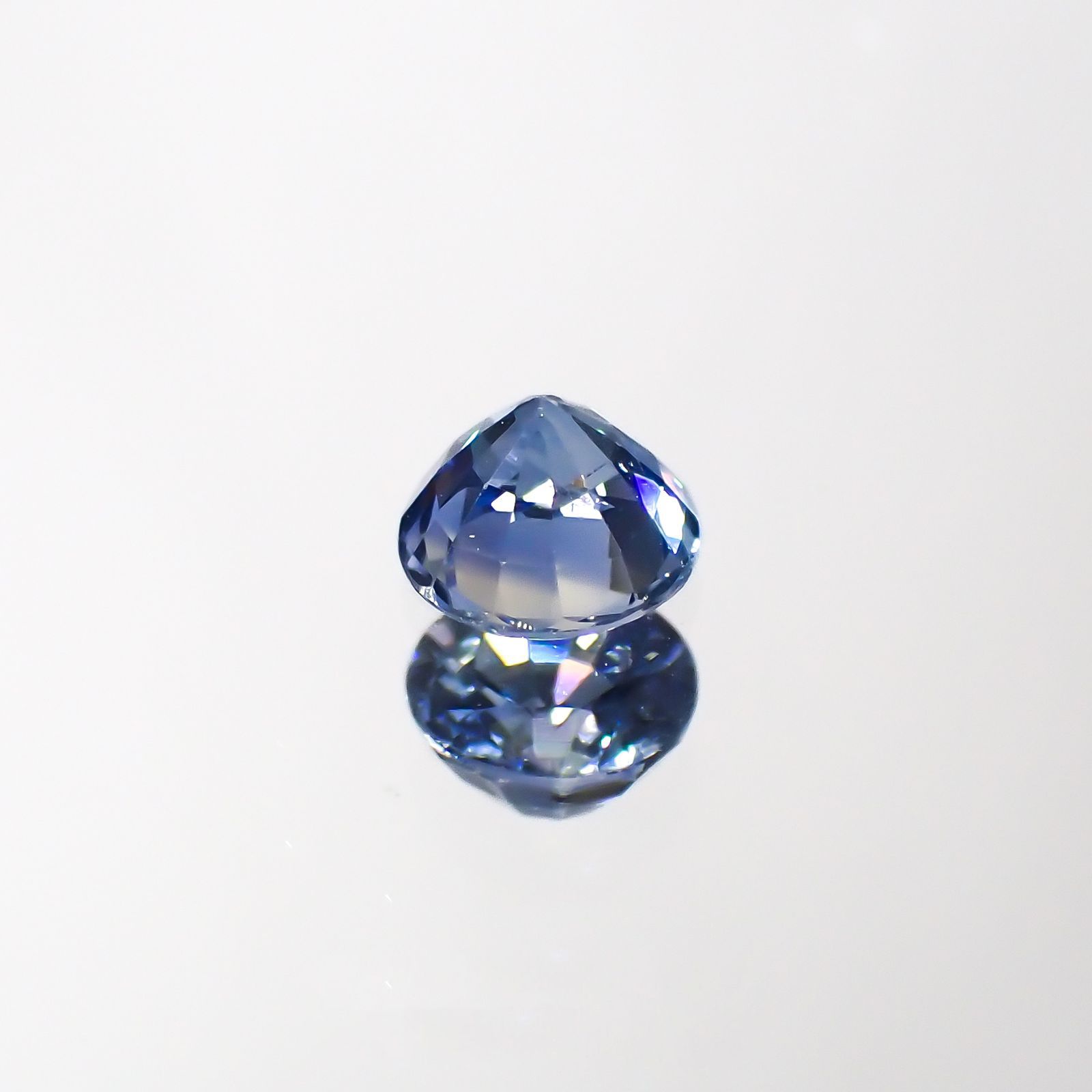 アイスブルーサファイア(宝石名サファイア)スリランカ/マダガスカル産 0.38ct 識別済[220515976]4.2x4.2mm前後