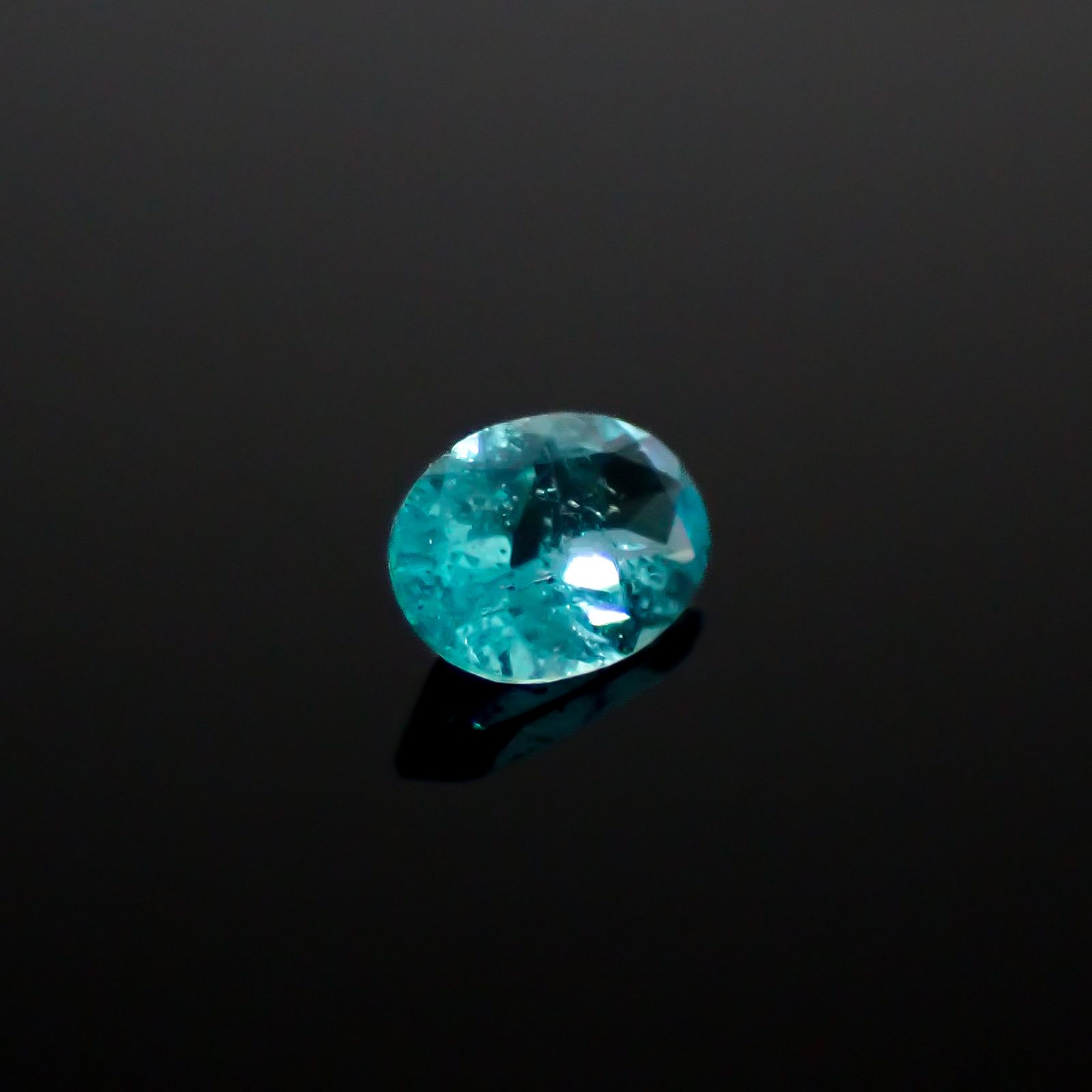 パライバトルマリン ブラジル産 0.11ct[240928748]3.9x2.9mm前後
