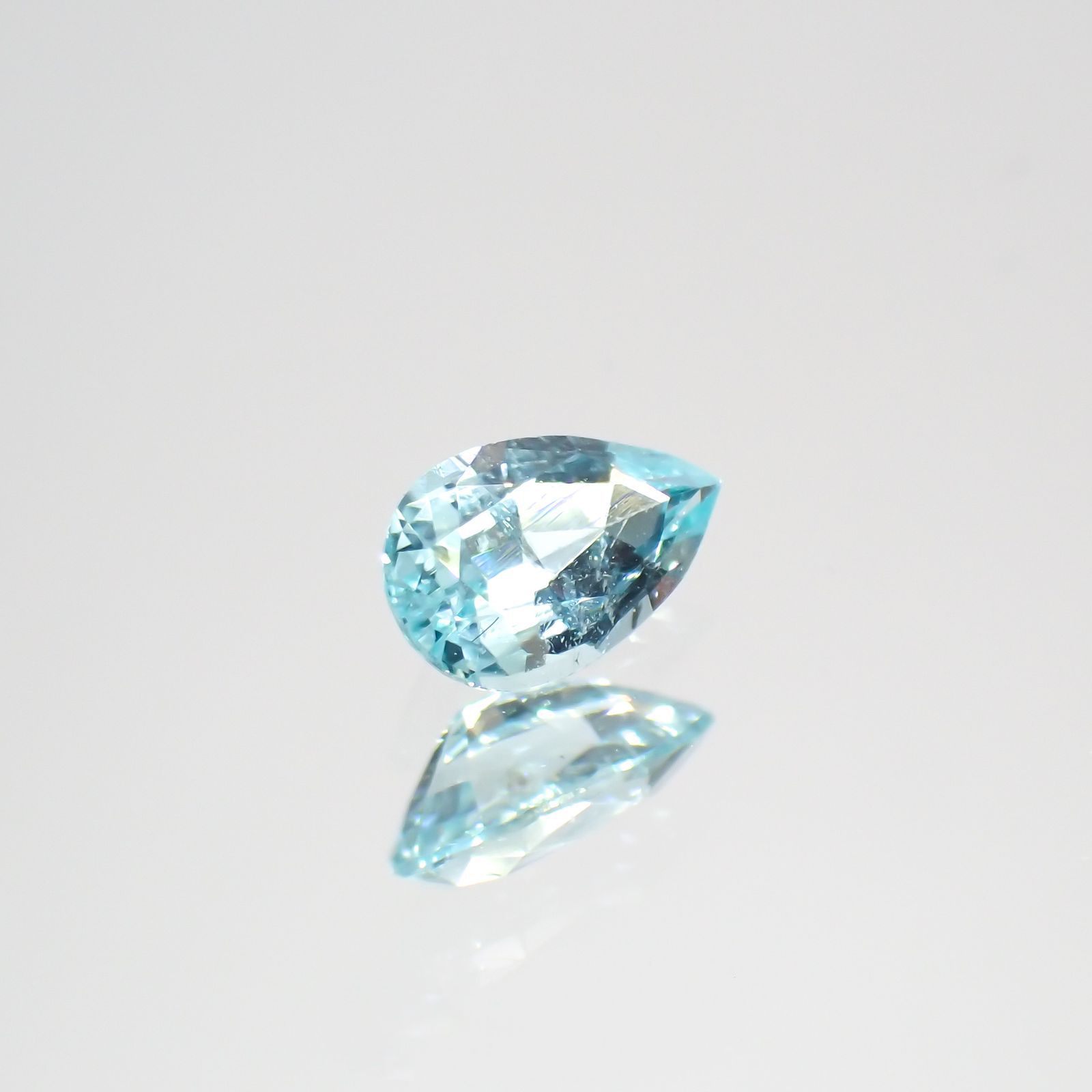 パライバトルマリン(宝石名トルマリン/別名パライバ・トルマリン)モザンビーク産 0.18ct 識別済[220114911]4.9x3mm前後