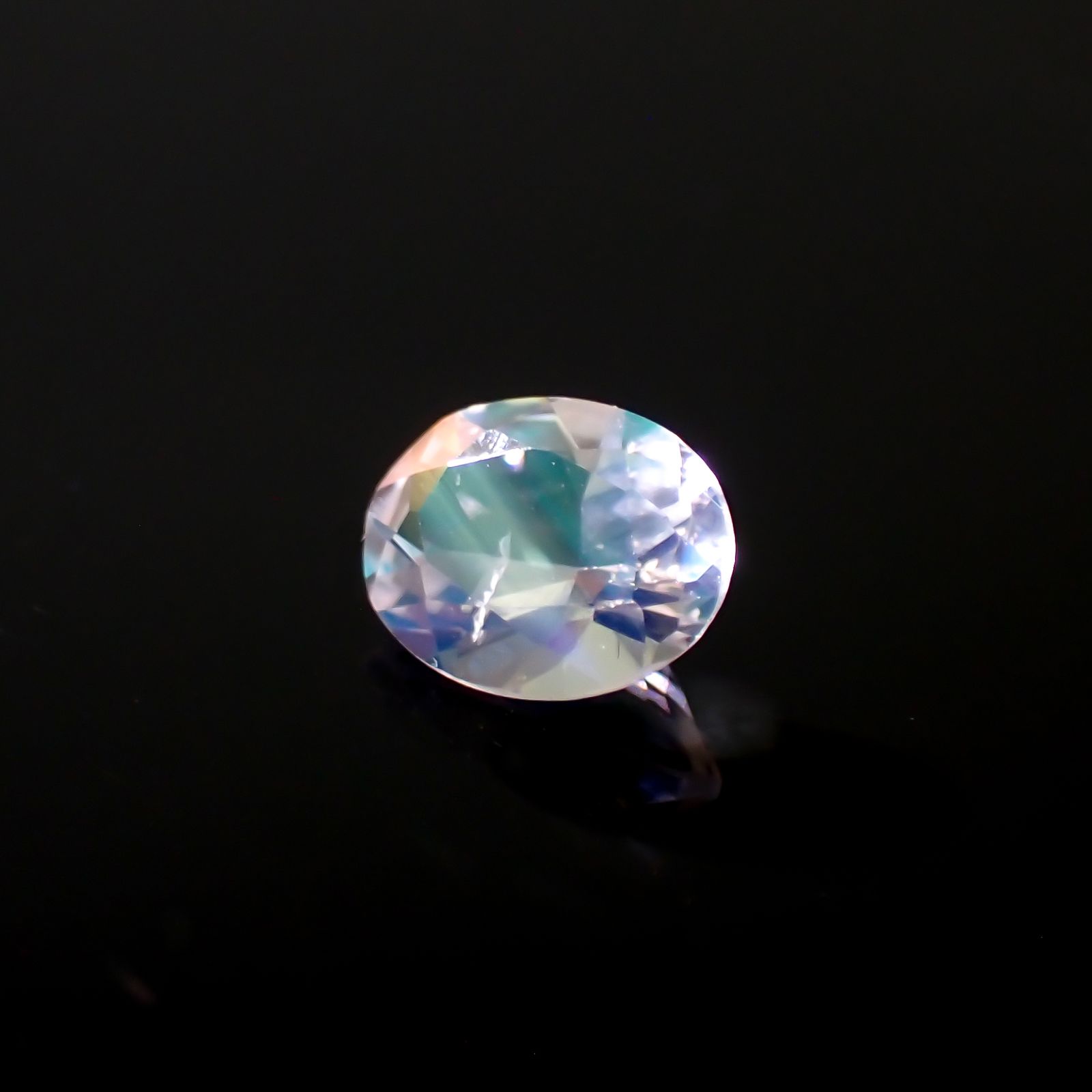 レインボームーンストーン タンザニア産 0.52ct[231023574]6.2x5mm前後