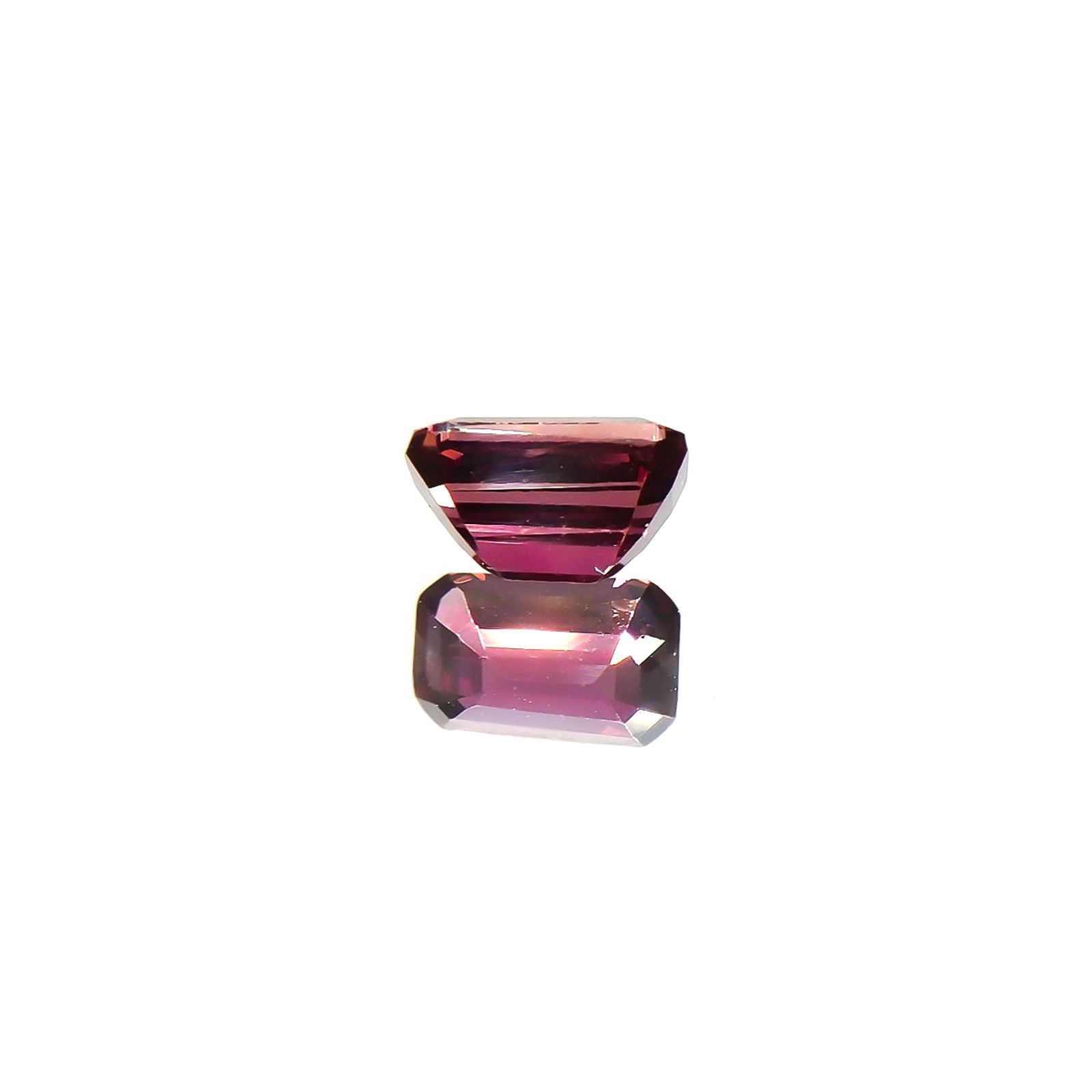 ルビー(宝石名ルビー)タンザニア産 0.40ct 識別済[220115048]4.8x2.9mm前後