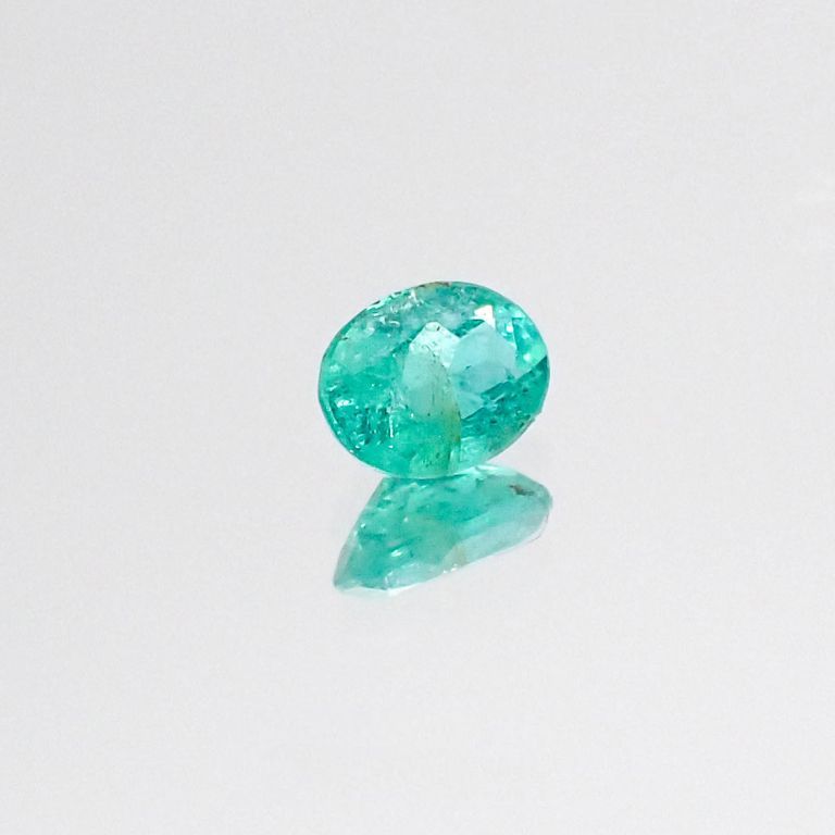 パライバトルマリン(宝石名トルマリン/別名パライバ・トルマリン) ブラジル産 0.180ct ソ付(宝貴協)[20073528]4.1×3.1mm前後