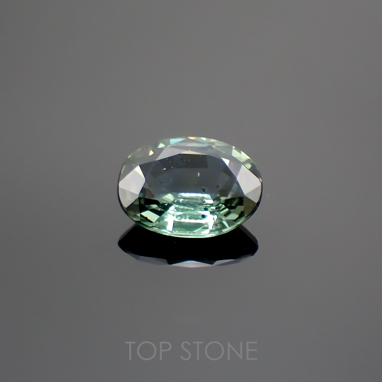 バイカラーサファイア(宝石名バイカラー・サファイア) マダガスカル/スリランカ産 1.27ct 識別済[210912478]7.6×5.8mm前後