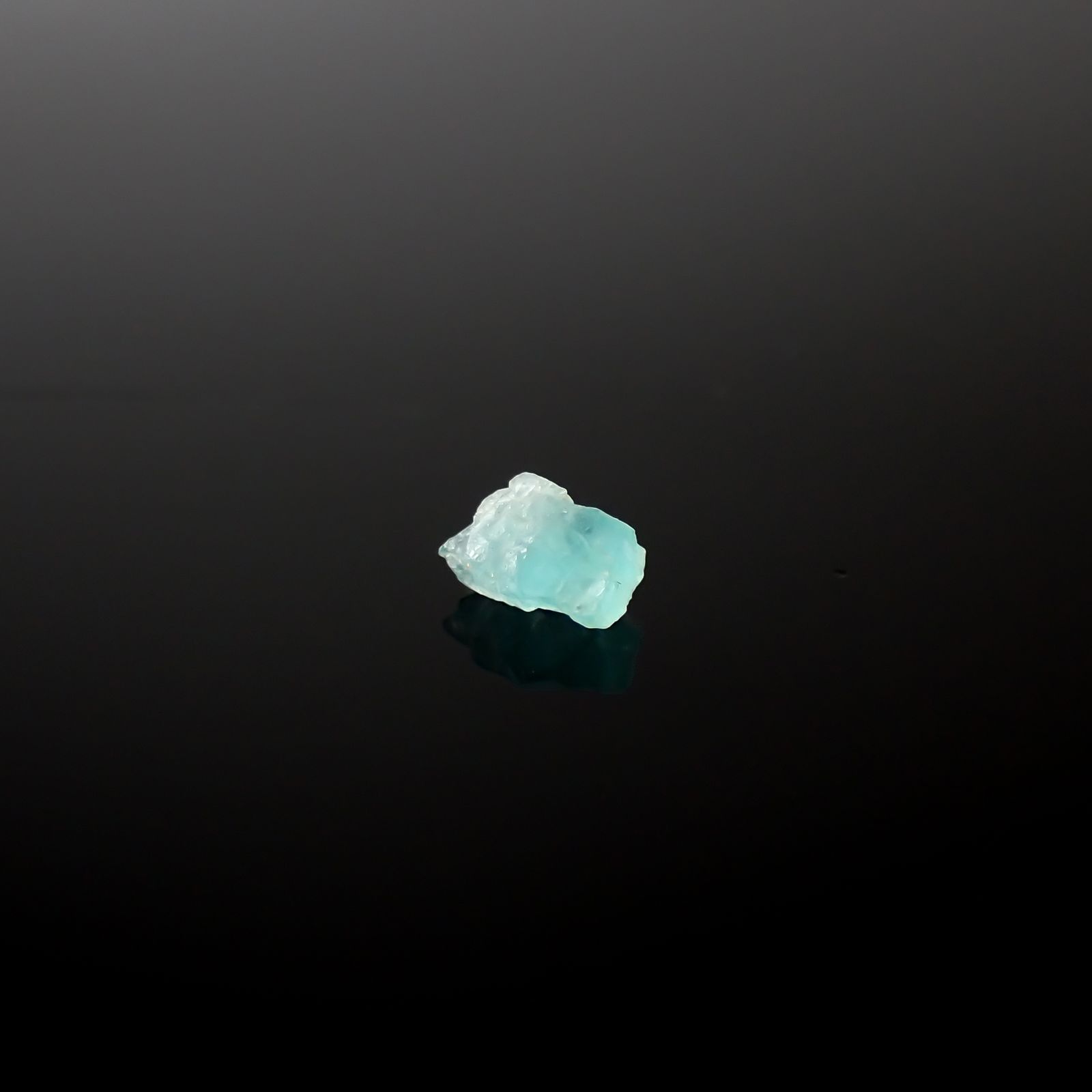 パライバトルマリン 原石 ブラジル・パライバ州バターリャ鉱山産 0.23ct[240326998]4.4x2.5mm前後
