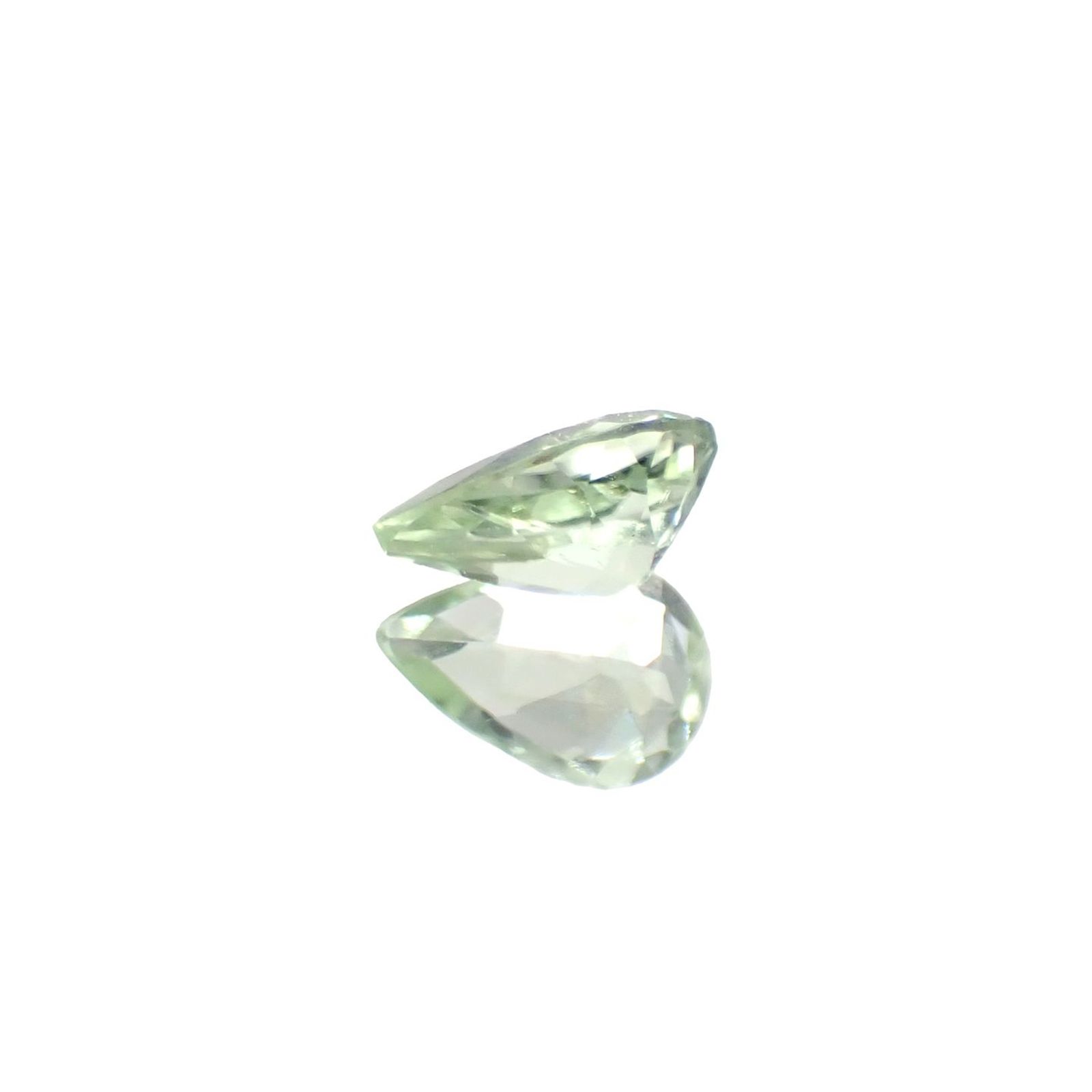 ミントペリドット パキスタン/ノルウェー産 0.39ct / 6.1x4mm前後 [250730643]
