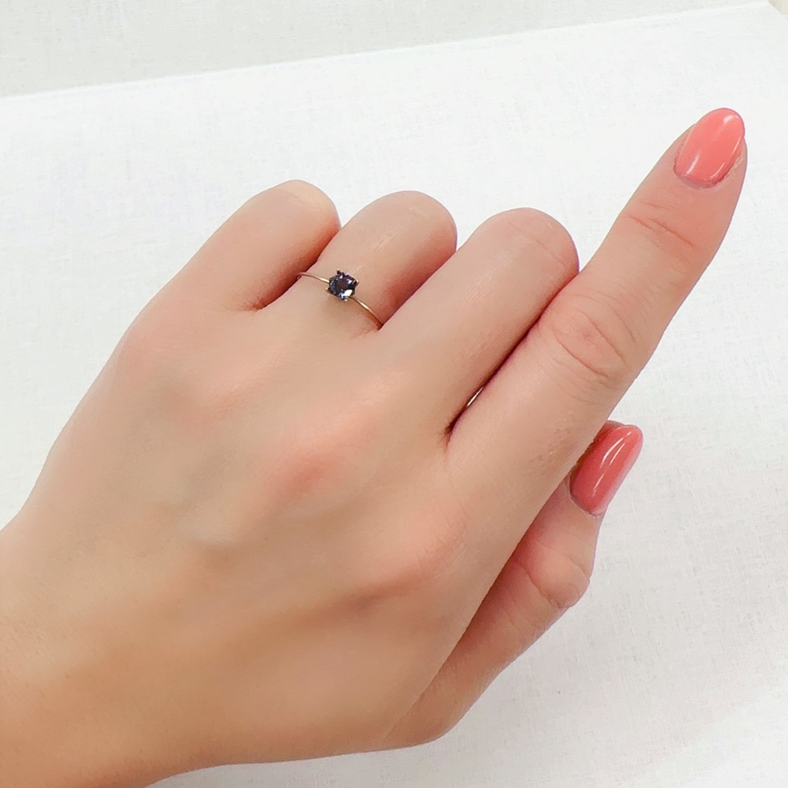 ◇ヘキサゴンカット◇バイオレットスピネル(宝石名スピネル)ビルマ/マダガスカル産 0.38ct 識別済[250220660]4.1x4mm前後