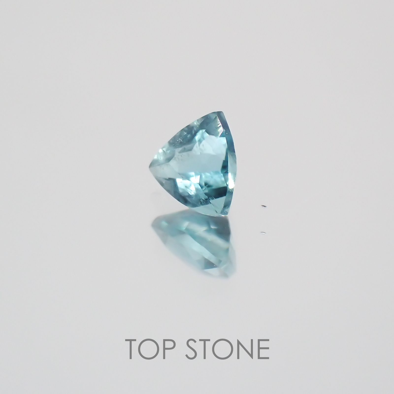 グランディディエライト マダガスカル産 ルース 0.09ct[21059848]3.1×3mm前後