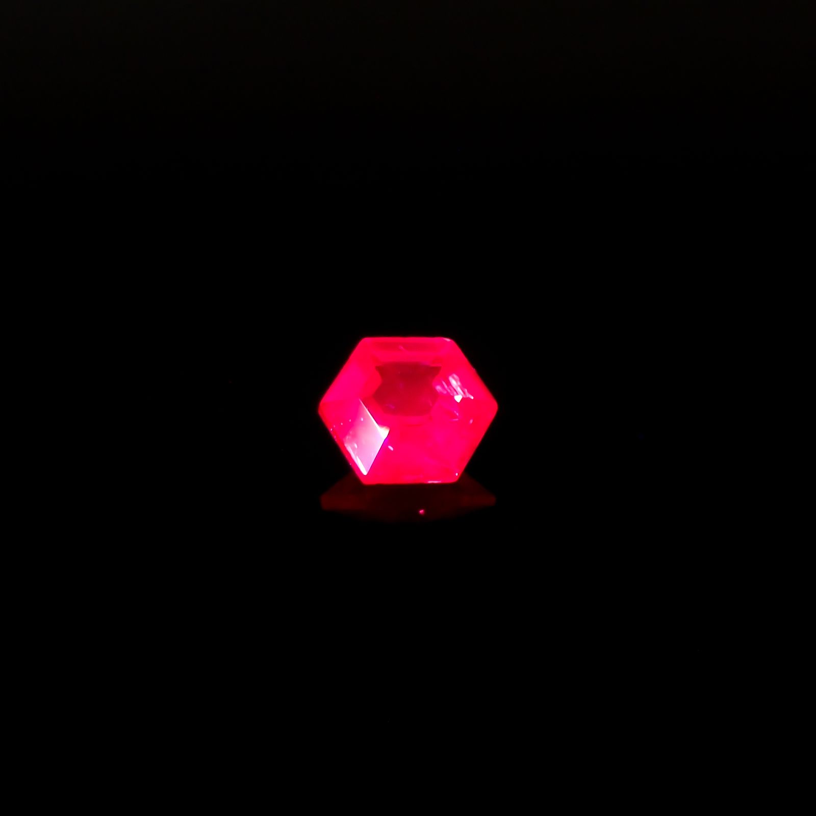 ◇ヘキサゴンカット◇ルビー 非加熱 モザンビーク産 0.19ct[240427109]3.5x3.5mm前後