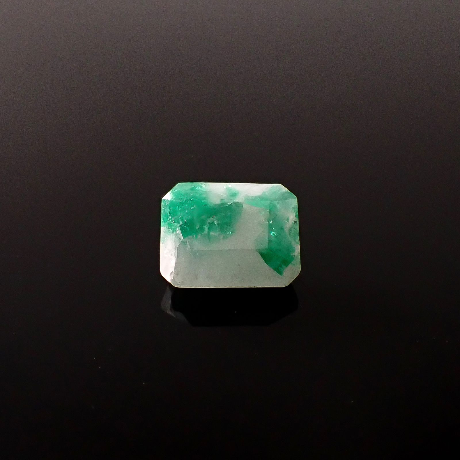 エメラルドインクォーツ パキスタン産 5.83ct / 12.4x9.8mm前後 [260231654]