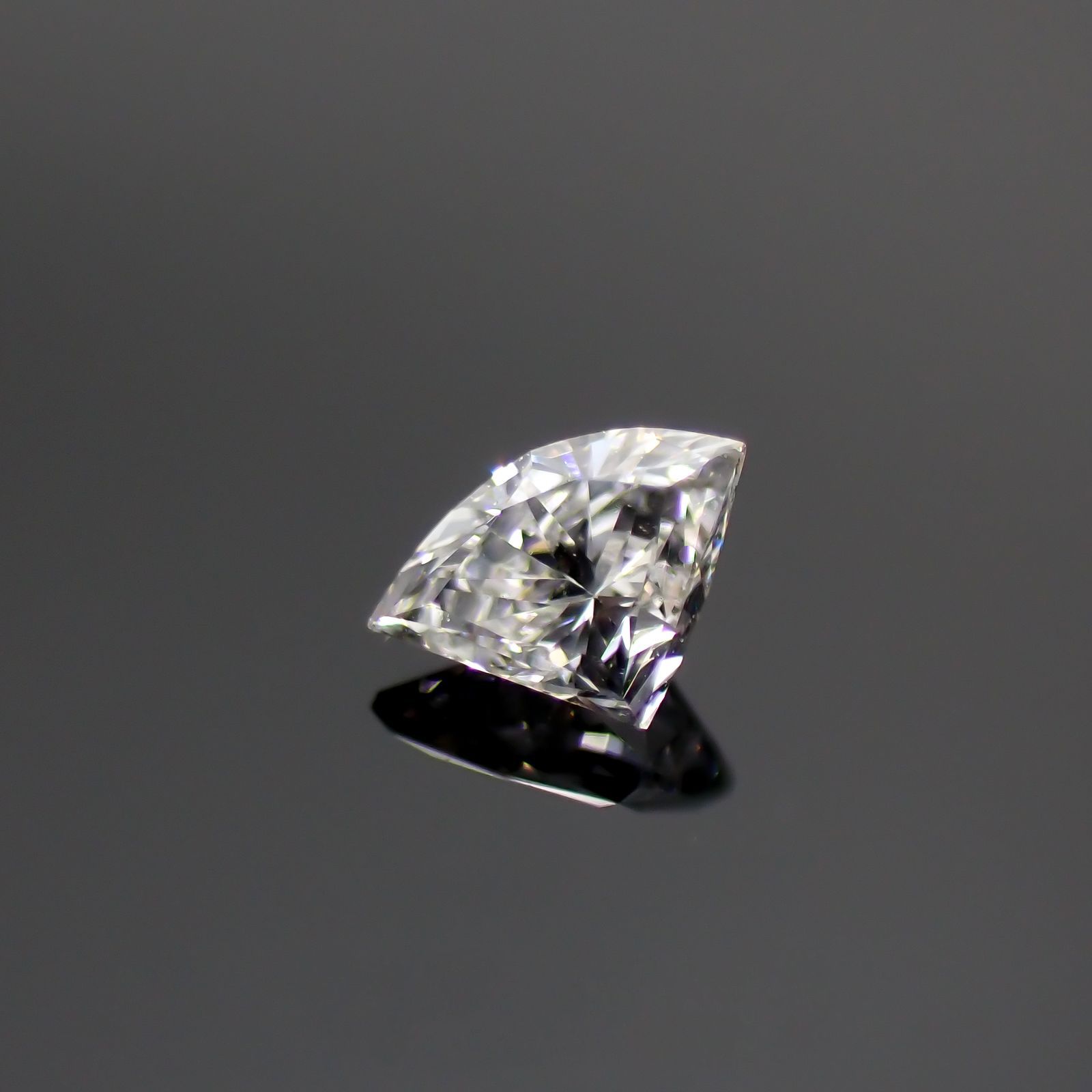 ◇ファンカット◇ダイヤモンド(宝石名ダイアモンド) 0.072ct 識別済[210913126]3.5×2.3mm前後
