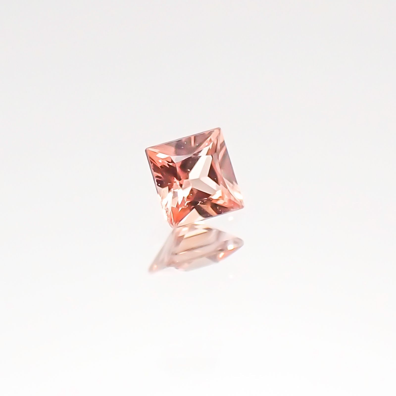 ◇プリンセスカット◇パパラチャサファイア ソーティング付き スリランカ産 ルース 0.084ct[20116962]2.41×2.36mm前後