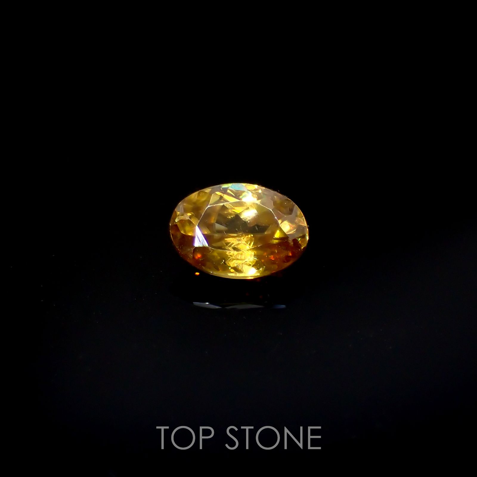 ゴールデンスフェーン(宝石名スフェーン)ナミビア産 0.50ct 識別済[220616579]5.9x4.1mm前後