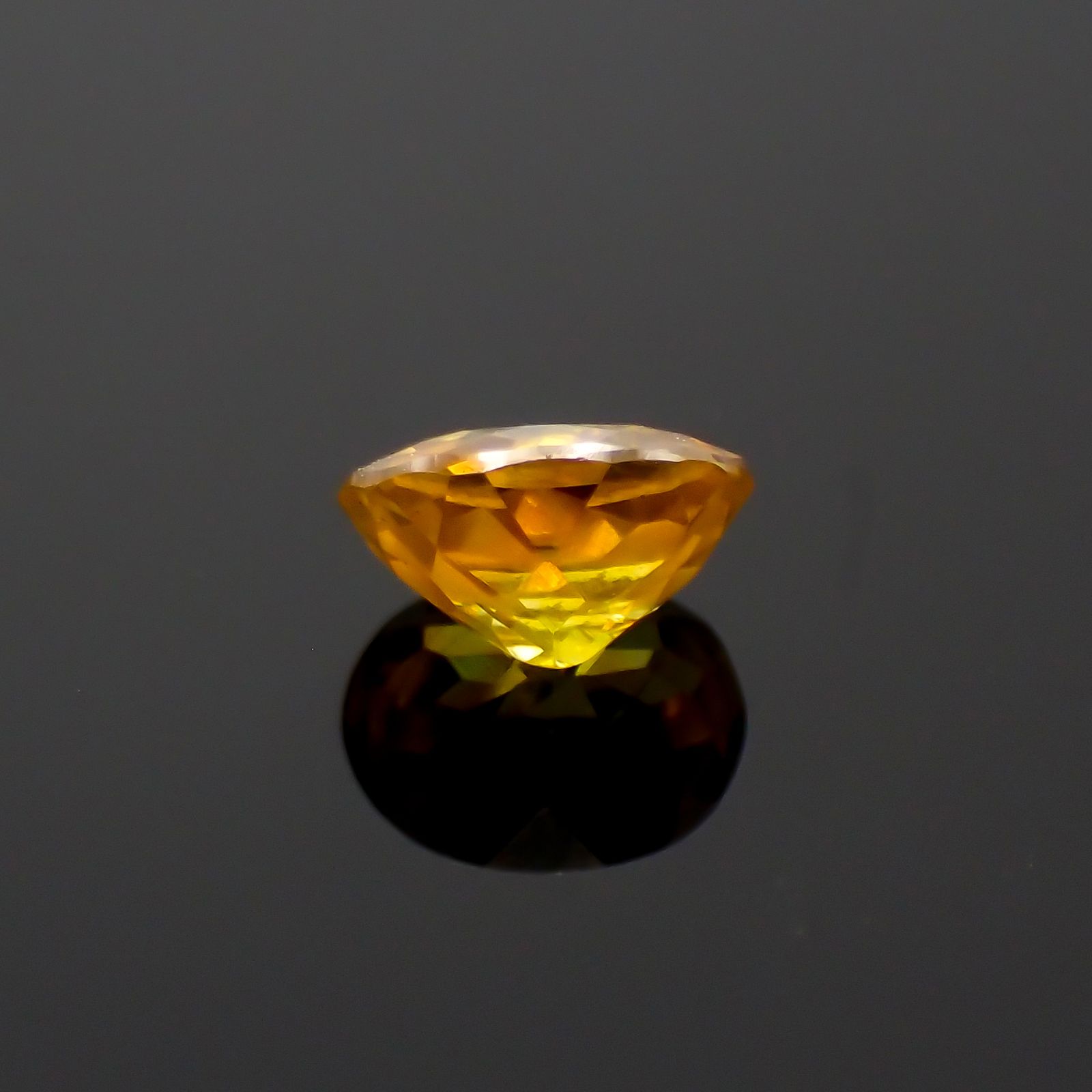 スファレライト スペイン産 0.53ct[230722761]5.2x4.1mm前後