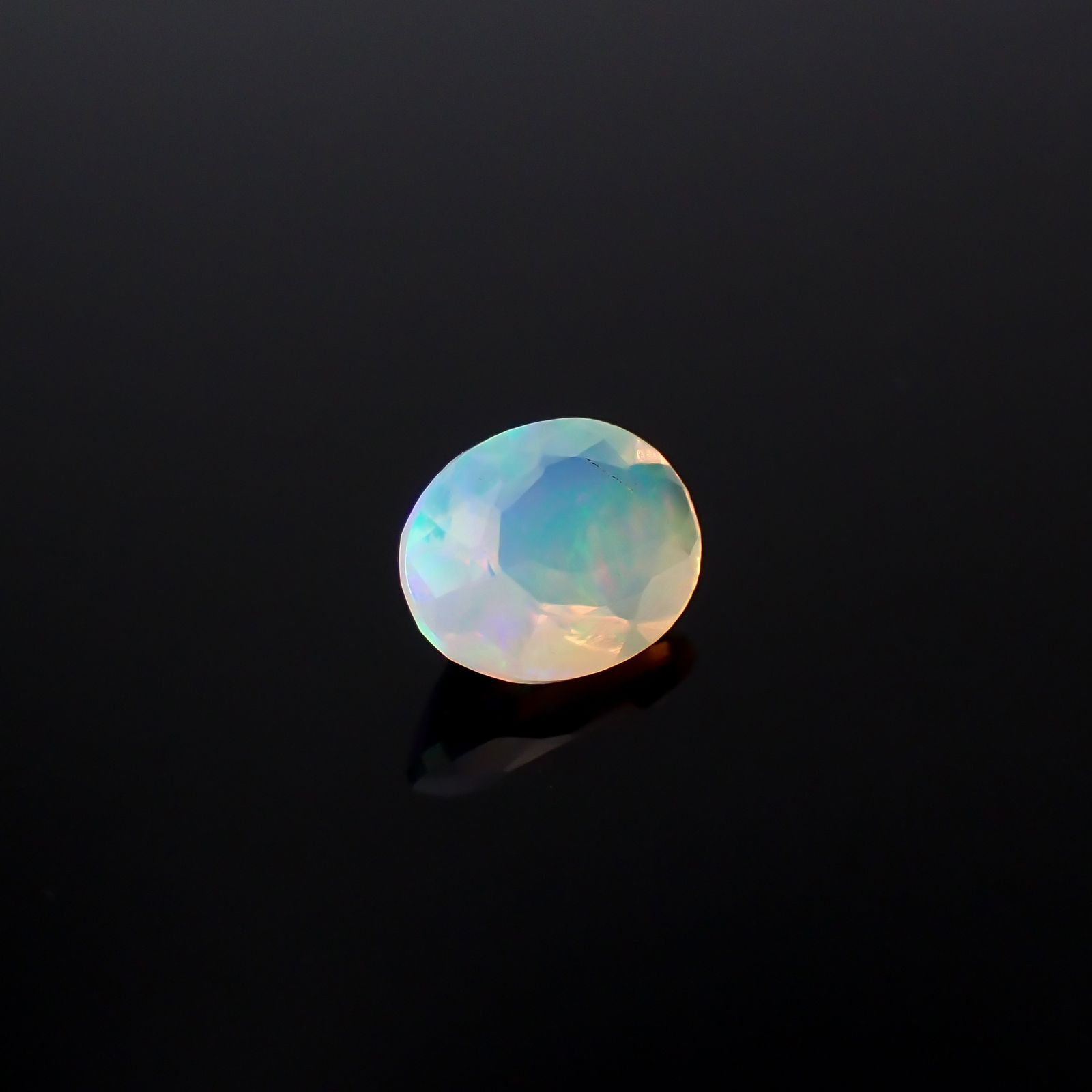 エチオピアオパール エチオピア産 0.65ct[240125316]7.7x6mm前後