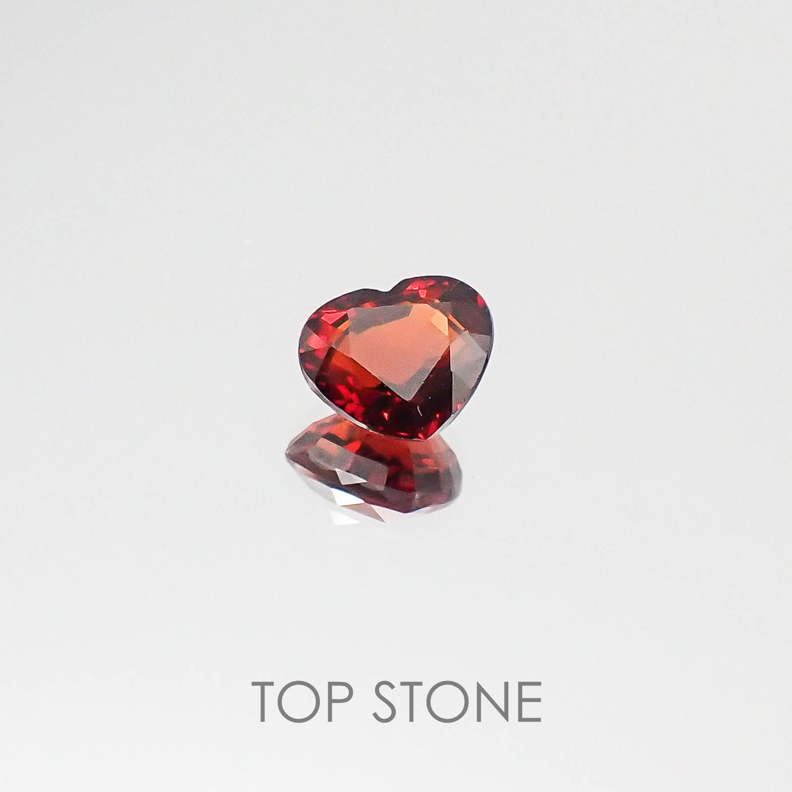 アルマンディンスペサルティンガーネット マダガスカル産 ルース 2.03ct[20073710]6.7×7.6mm前後