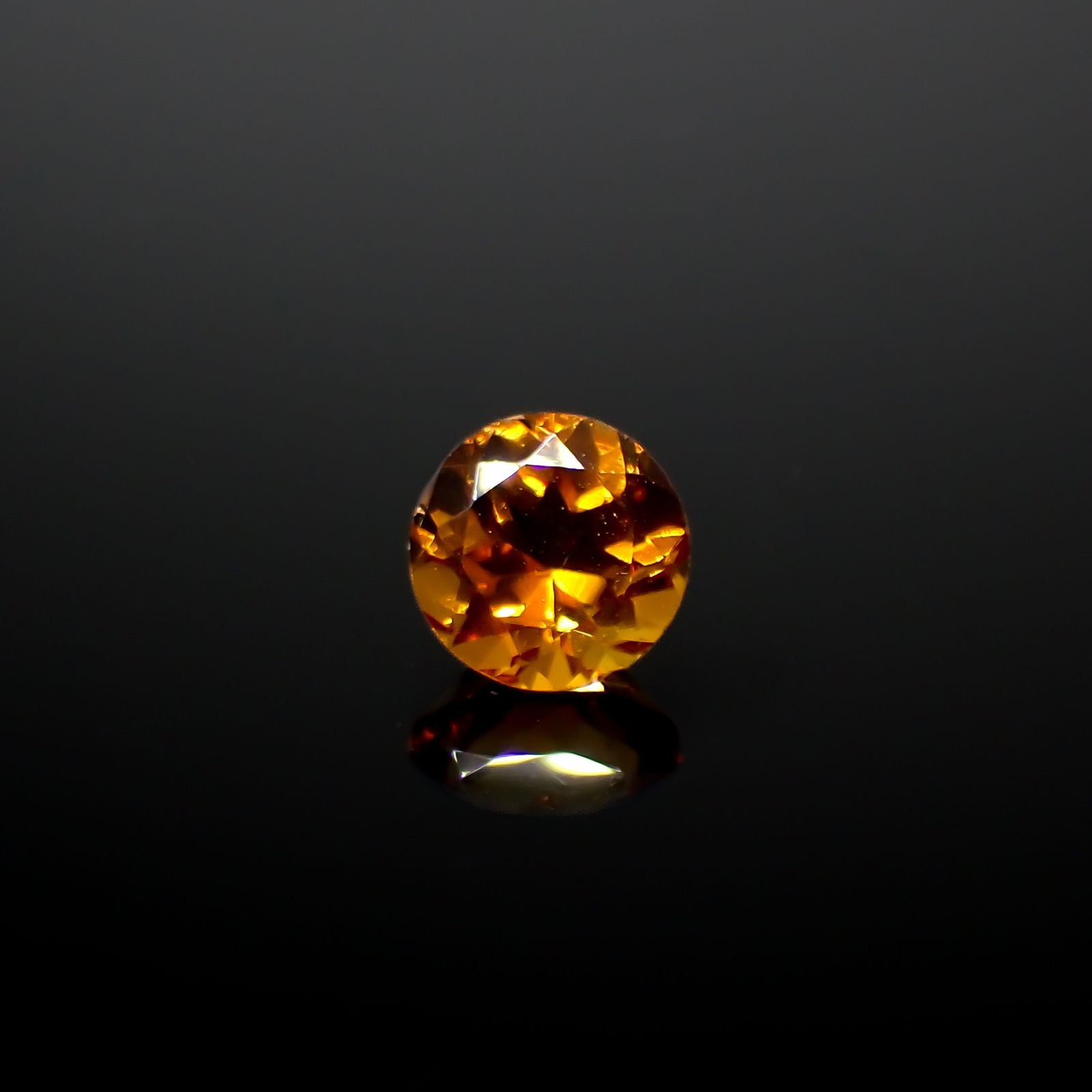 マデイラシトリン ブラジル・ミナスジェライス州産 1.79ct[240427127]7.8x7.8mm前後