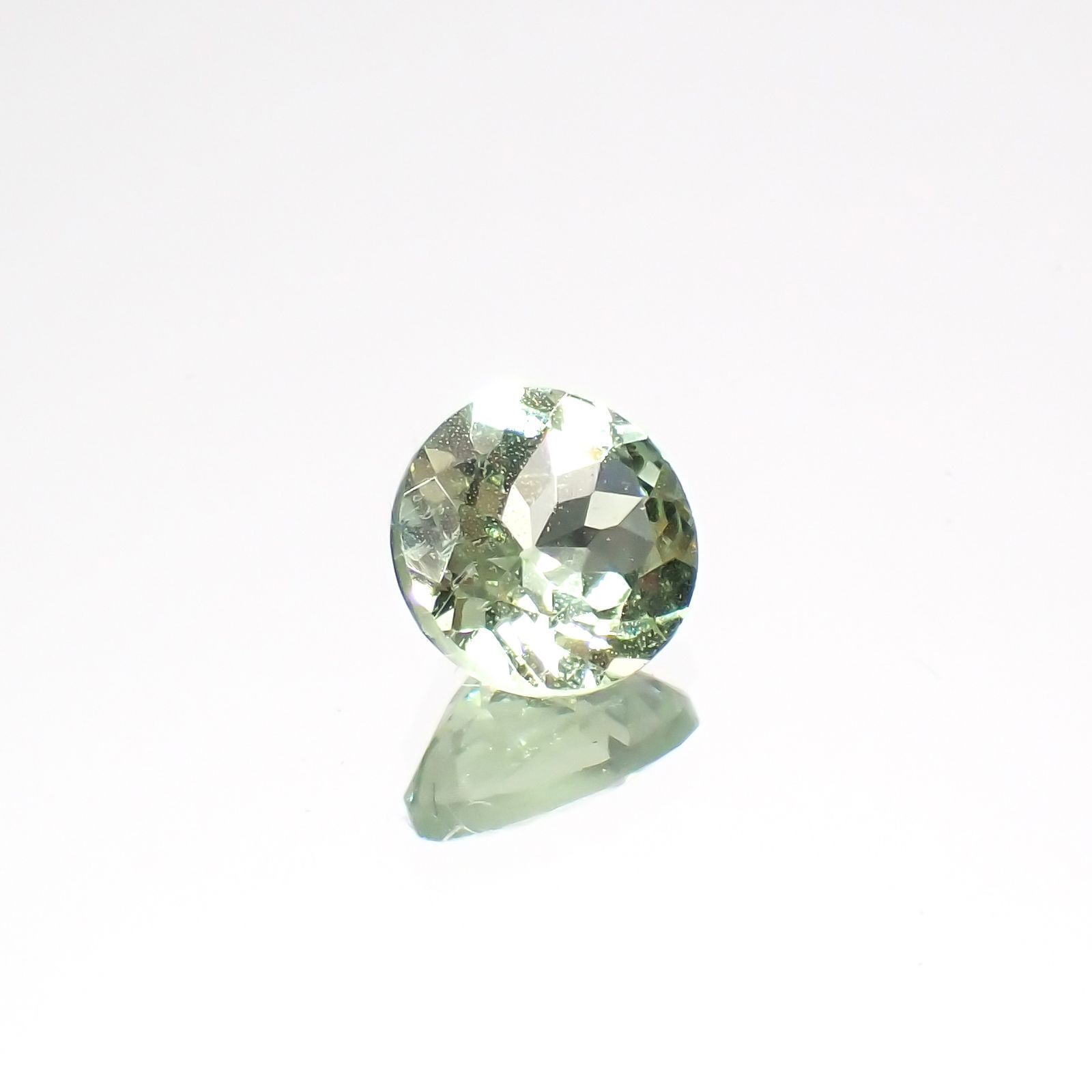 ミントガーネット タンザニア産 0.54ct[231023723]5.1x5.1mm前後