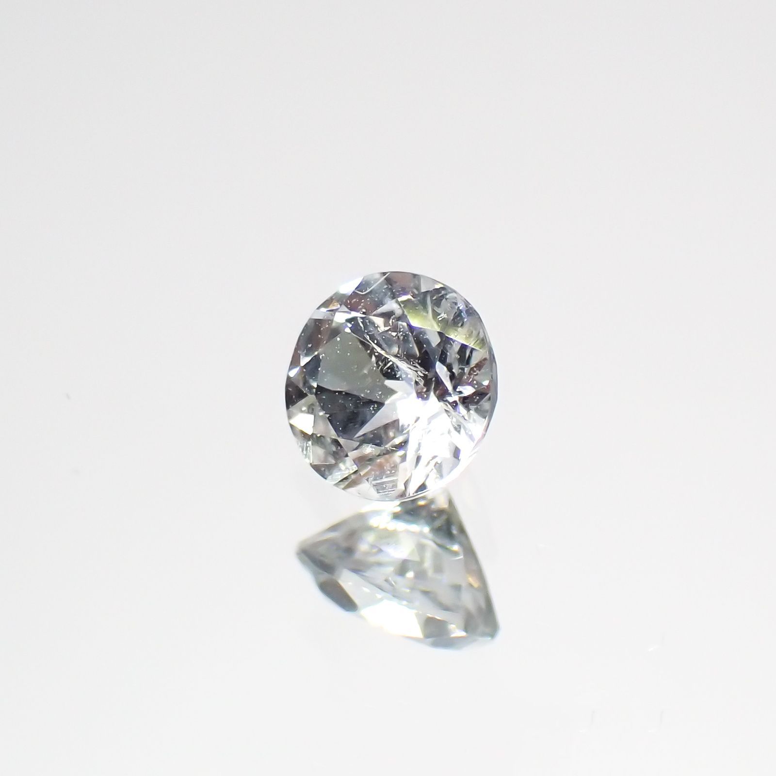 ジェレメジェバイト(宝石名エレメジェバイト)ナミビア産 0.24ct 識別済[220616307]3.9x3.8mm前後