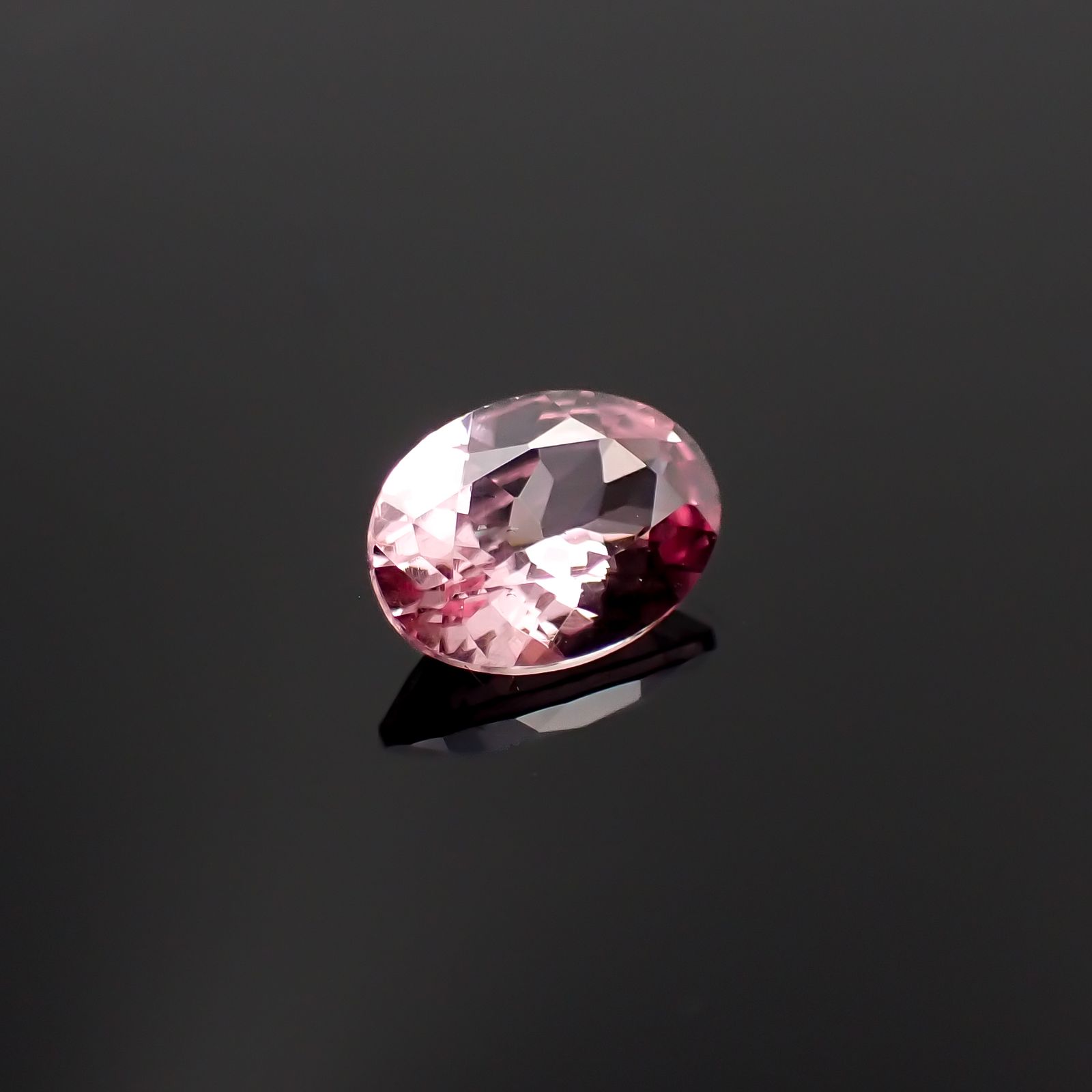 ドラゴンガーネット タンザニア産 0.88ct[230421455]6.9x5.1mm前後