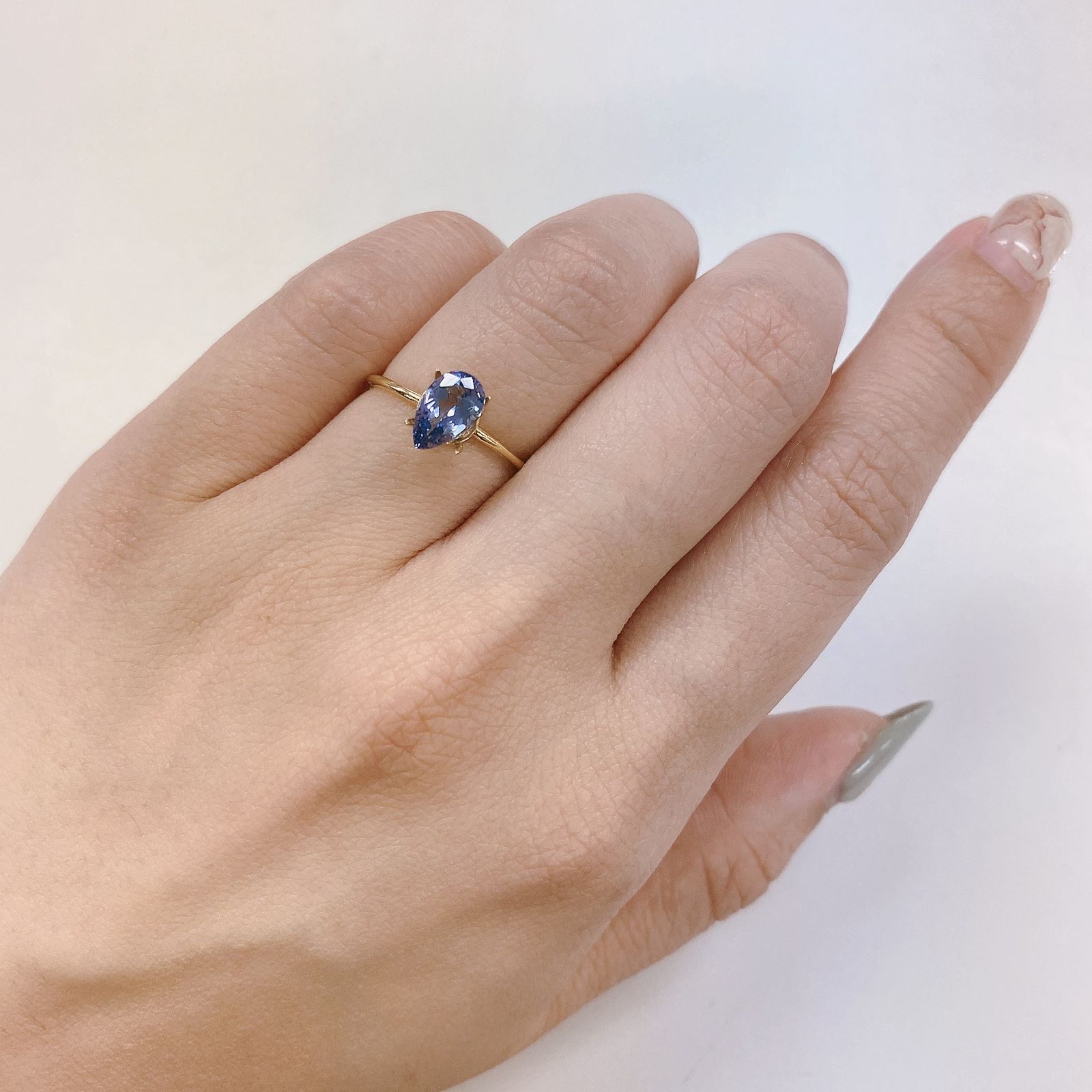 バイカラータンザナイト タンザニア産 ルース 0.92ct[210410417]8.1×5mm前後