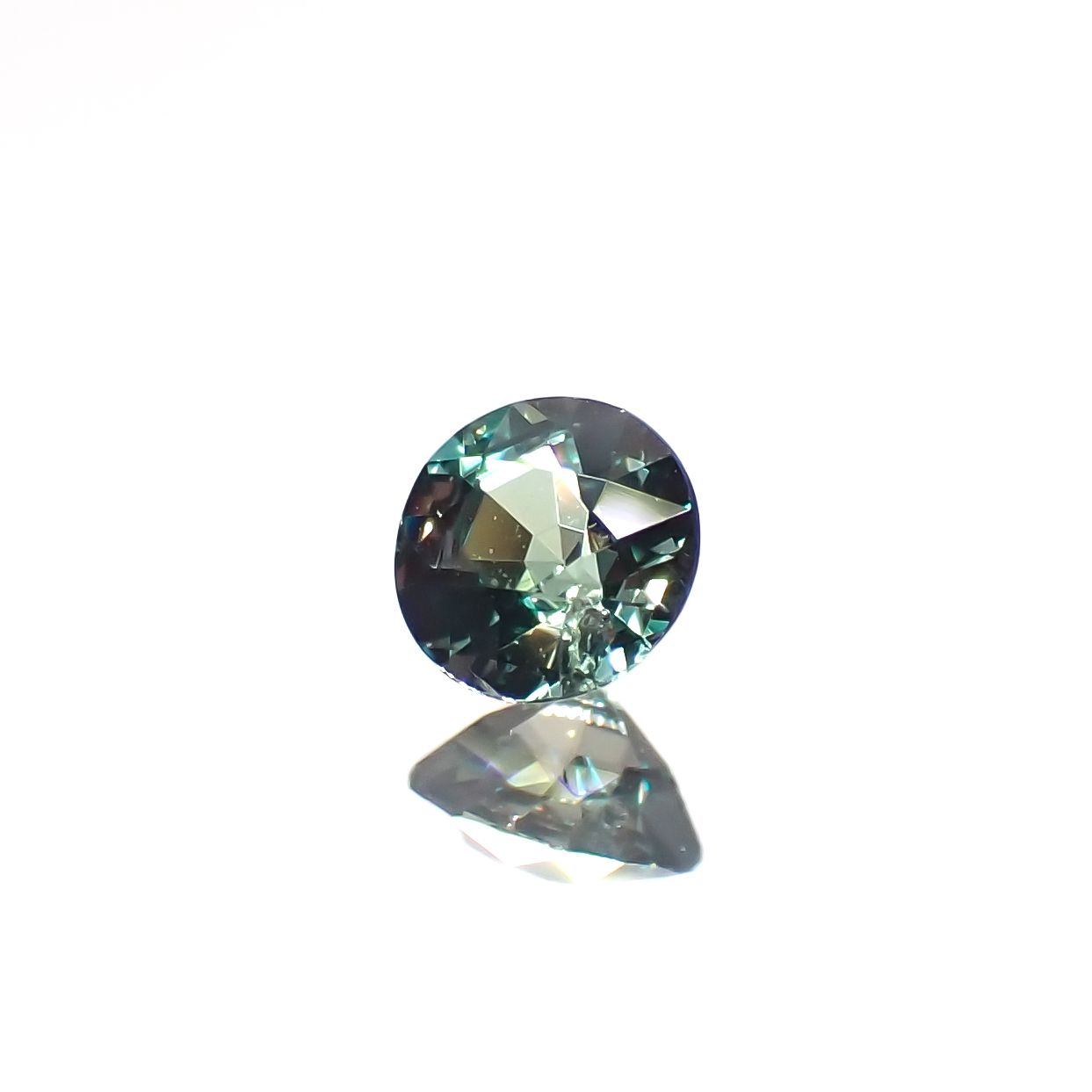 アレキサンドライト(宝石名アレキサンドライト)ブラジル産/EmeraldMains社製 0.124ct ソ付(彩珠)[231224616]3.1x3.1mm前後