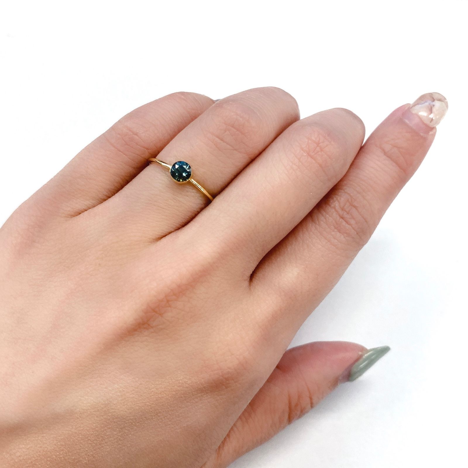 モンタナサファイア アメリカ産 ルース 0.41ct[210410618]4.3×4.3mm前後
