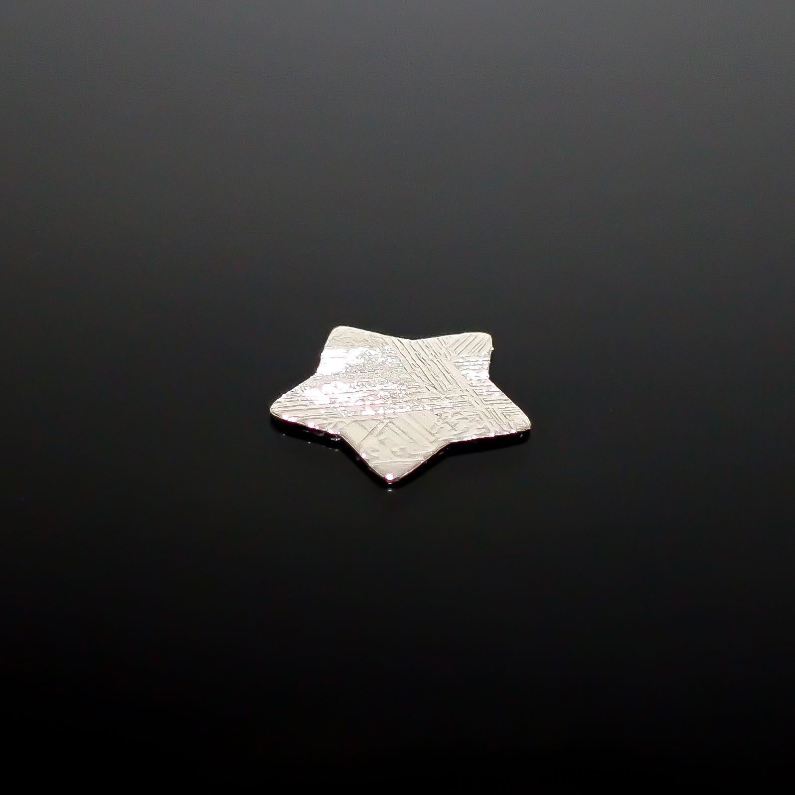 ◇カスタムカット・スター◇アルタイ隕石 発見地：中国 0.81ct [250129808]9.3x9.2mm前後