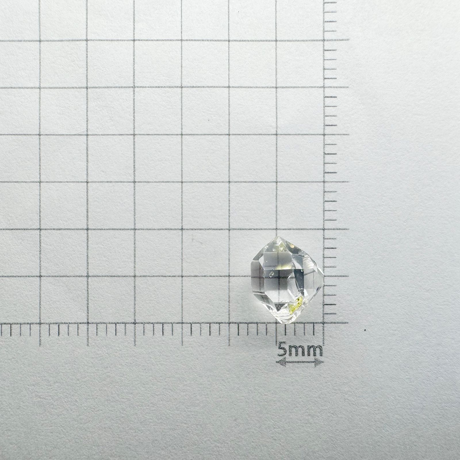 オイルインクォーツ原石 パキスタン産 1.56ct[240828670]8.8x6.8mm前後