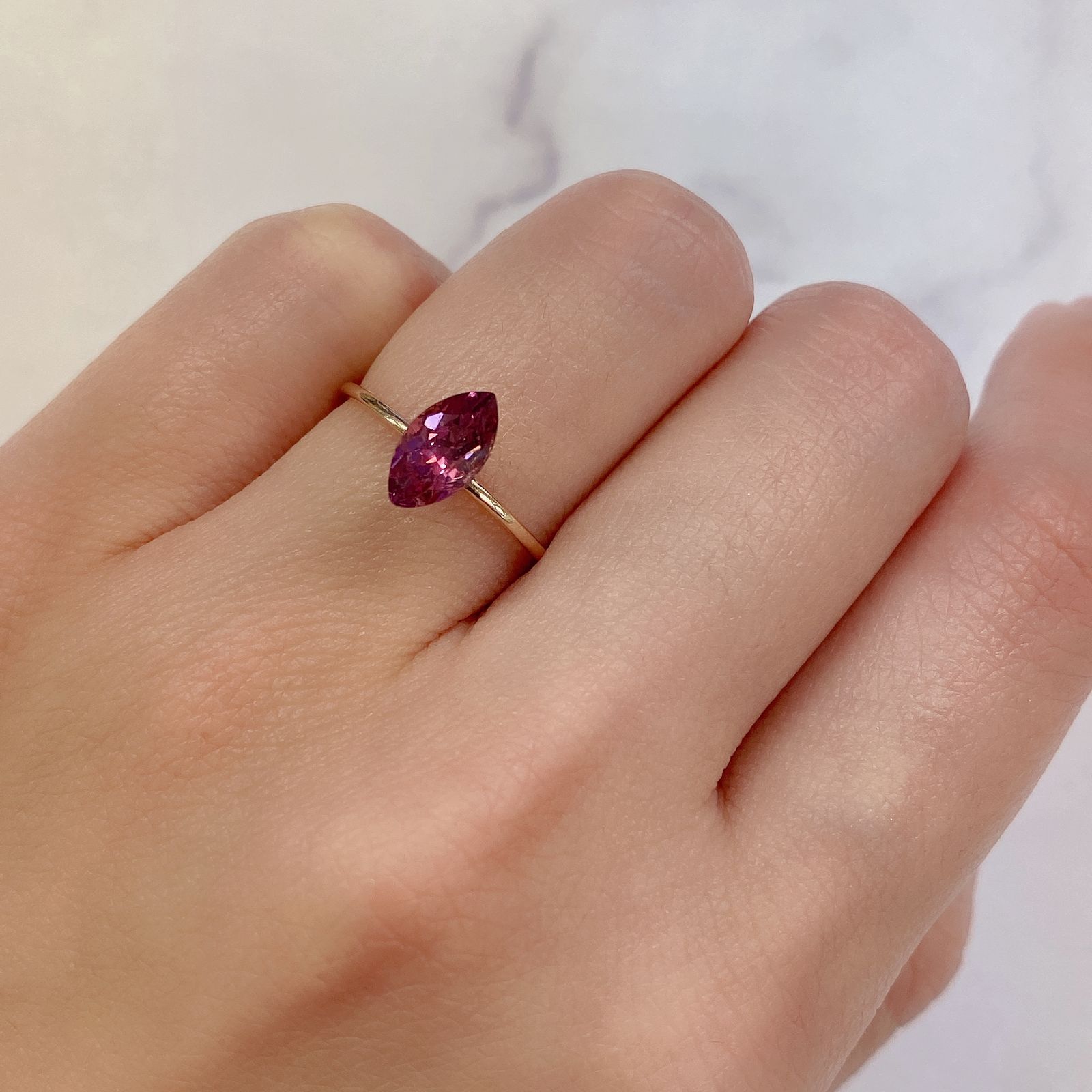 カラーシフト マラヤガーネット(宝石名ガーネット) タンザニア産 1.31ct 識別済[210711875]8.9×4.9mm前後