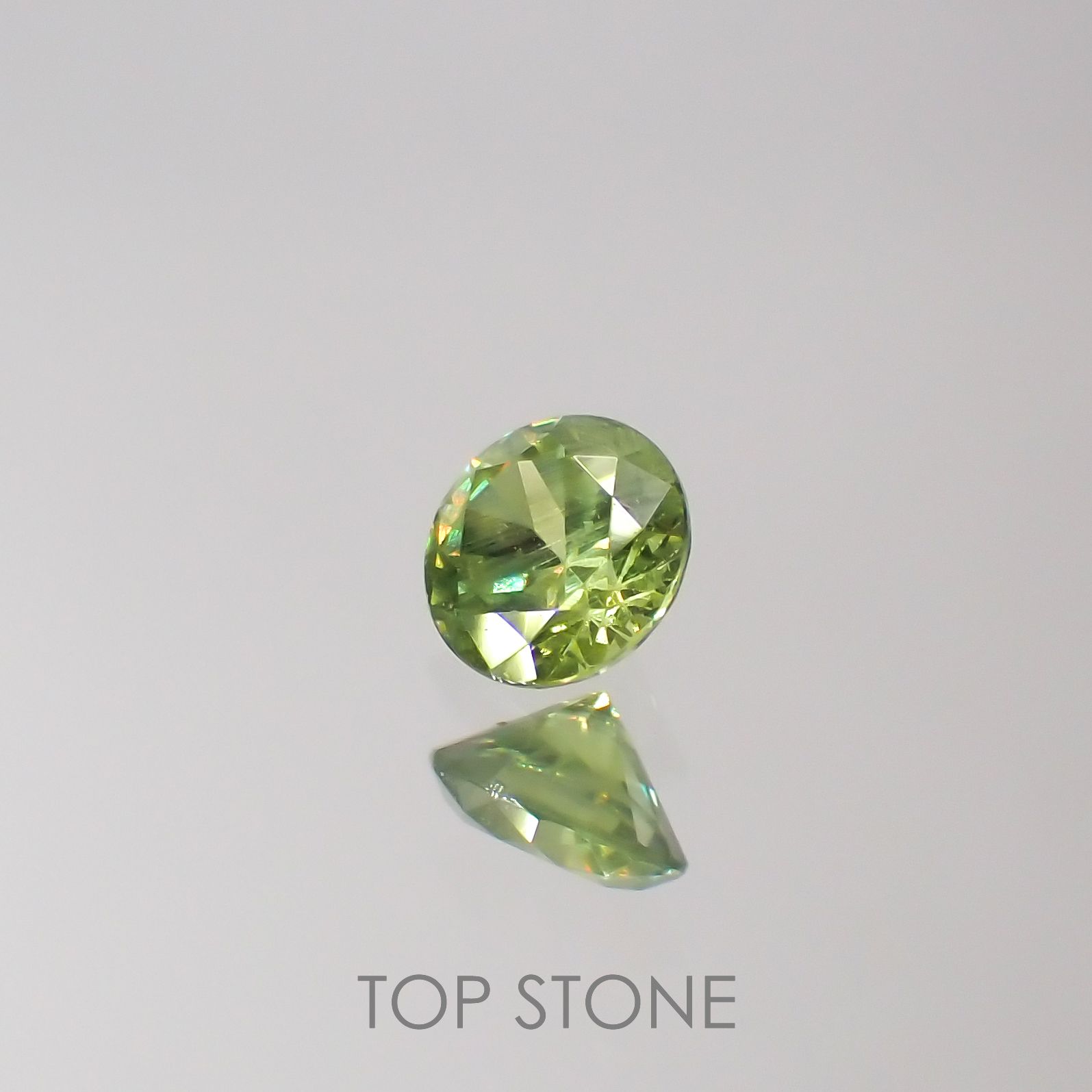 デマントイドガーネット(宝石名デマントイド・ガーネット)ロシア産 0.25ct 識別済[220616528]3.8x3.8mm前後