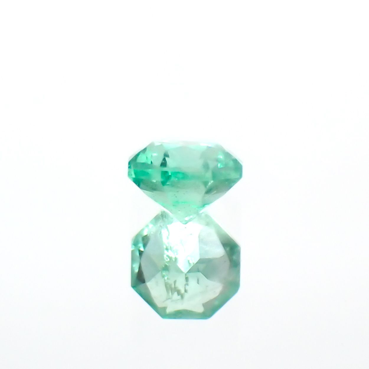◇オクタゴンカット◇エメラルド(宝石名エメラルド)ザンビア産 0.13ct 識別済[231224393]3x3mm前後