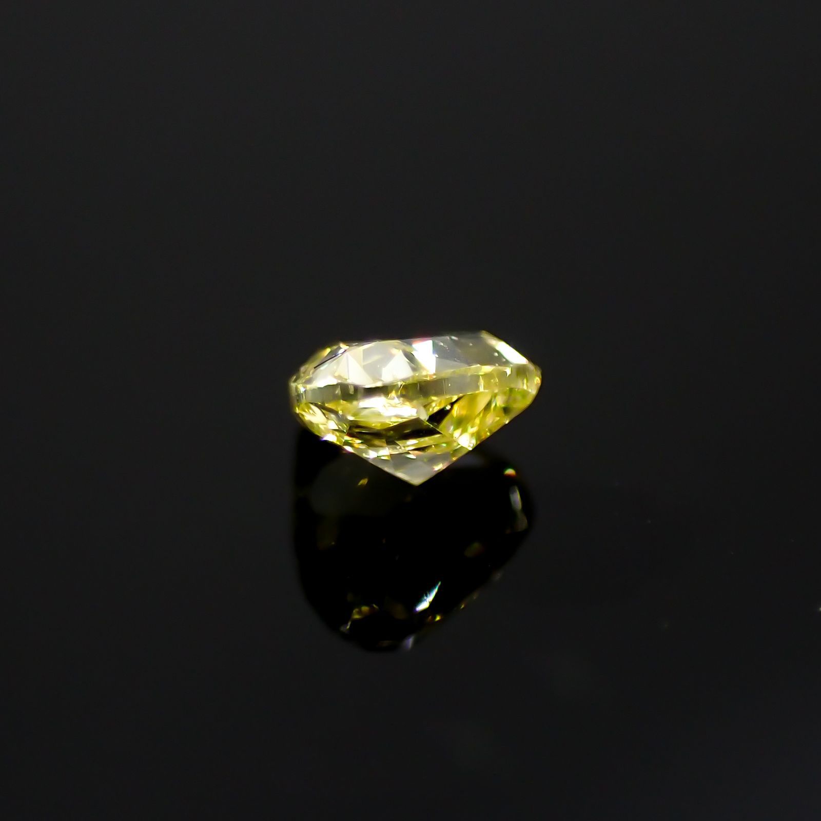 イエローダイヤモンド SI-VS(宝石名ダイアモンド) 0.11ct 識別済[220616391]2.9x3mm前後