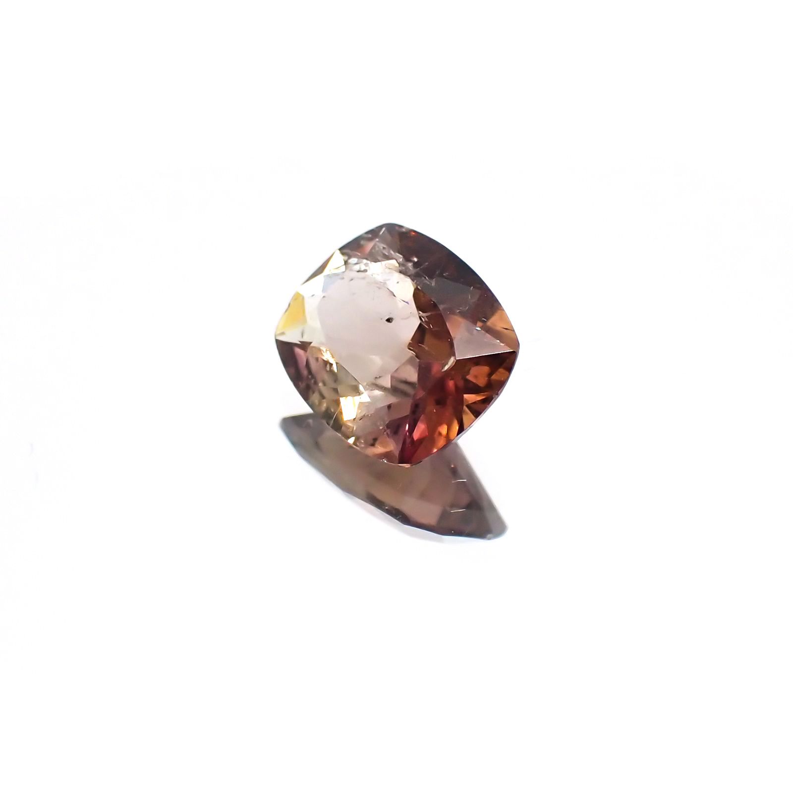 アキシナイト(宝石名アキシナイト)パキスタン産 1.03ct 識別済[231224383]7.2x6mm前後