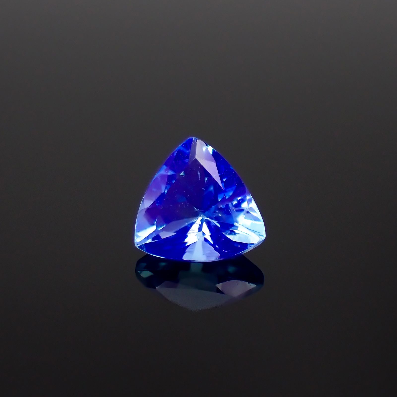 フローライト フルオレッセンス イギリス・ロジャリー鉱山産 1.23ct[230923327]7.1x6.9mm前後