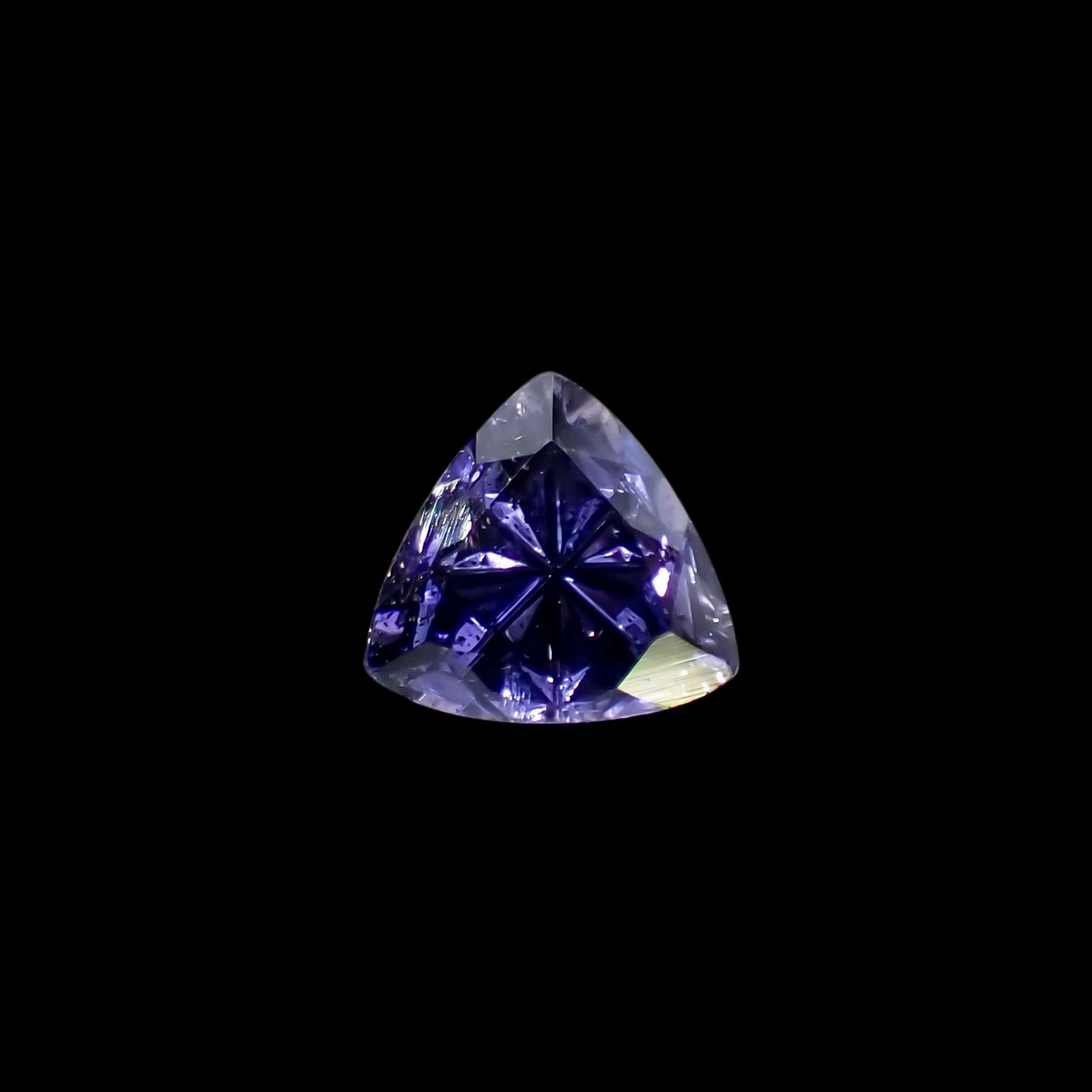 ◇甲州貴石切子Plus Three◇アイオライトサンストーン カード付き インド/ブラジル産 1.01ct[230321249]8.1x7.9mm前後