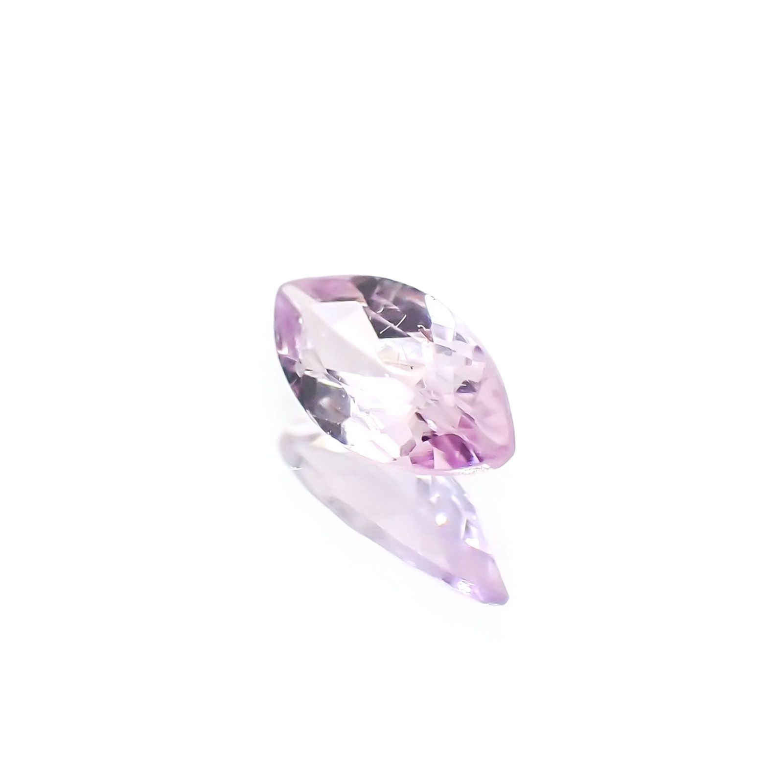 ピンクゾイサイト(宝石名ピンク・ゾイサイト)タンザニア産 識別済 0.32ct / 7x3.4mm前後 [231124169]